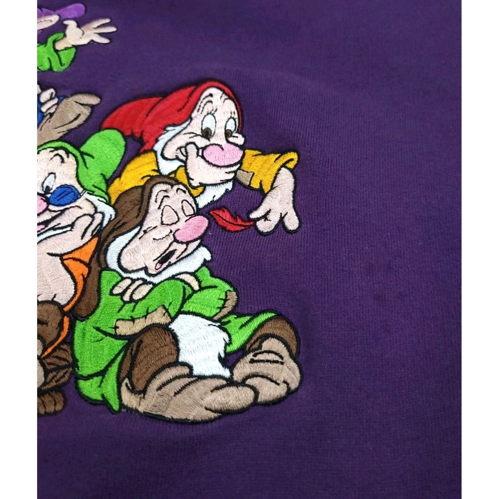 Disney VINTAGE Disney Seven Dwarfs Embroidered Sweatshirt Crew Neck Purple M Unisex Adults 90s Snow White USA Size US M / EU 48-50 / 2 - 4 Thumbnail