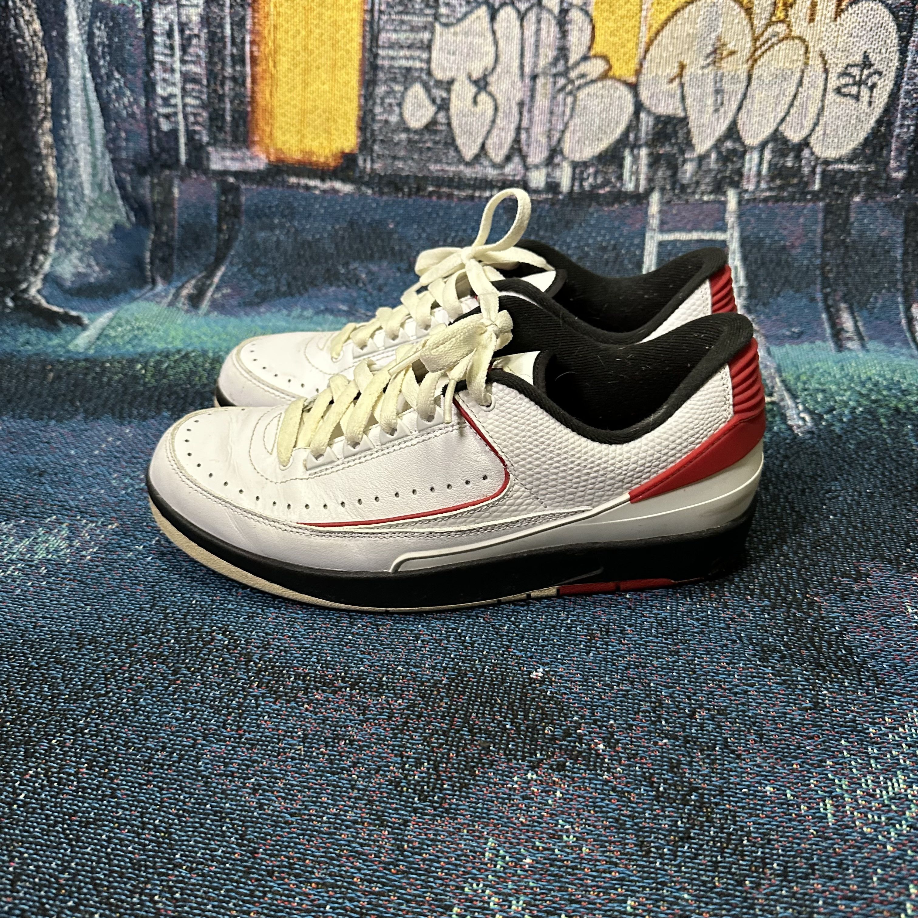 Jordan Brand 2016 Air Jordan 2 Retro Low Chicago Size US 7.5 / EU 40-41 - 4 Thumbnail