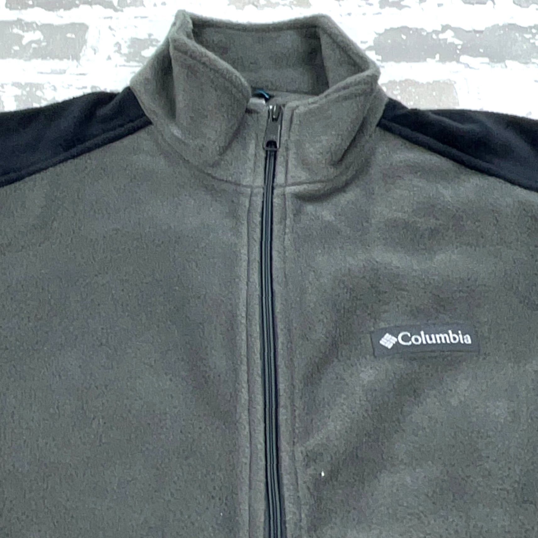 Layer 8 Columbia Vest Men M Gray Black Fleece Full Zip Outdoor Hiking Size US M / EU 48-50 / 2 - 3 Thumbnail