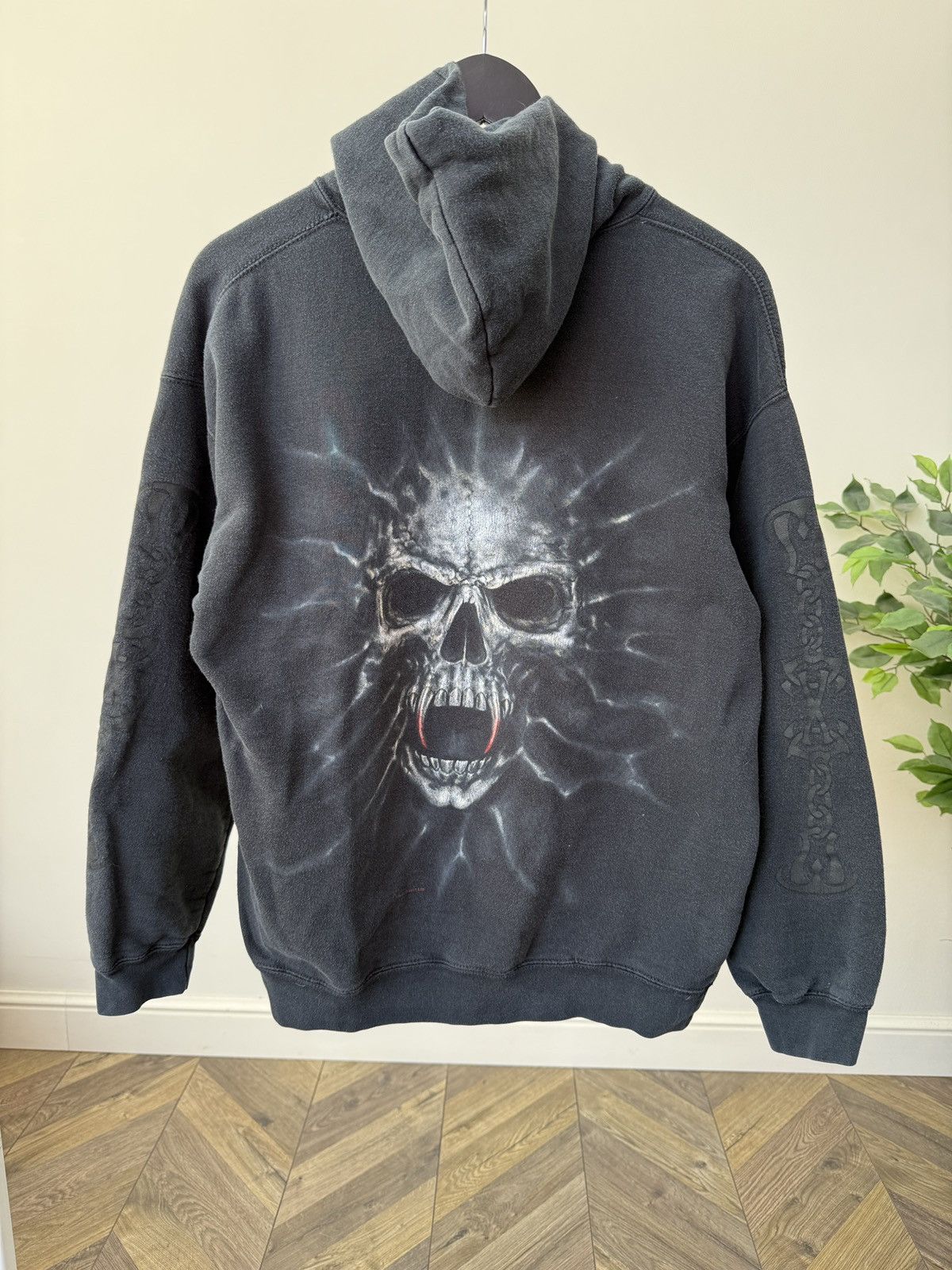 Vintage Vintage Spiral Gothic Skull Faded Distressed Y2K Rare Hoodie Size US M / EU 48-50 / 2 - 1 Thumbnail