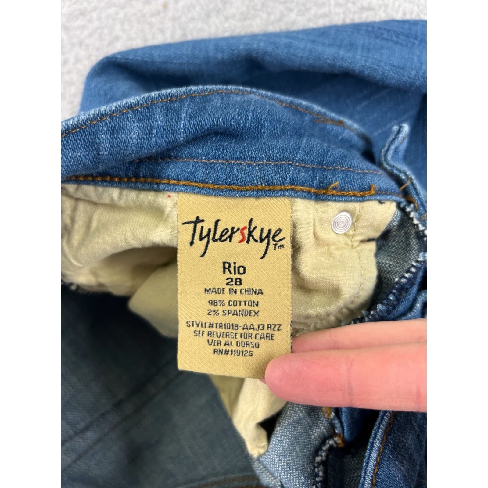 Vintage Vintage Tyler Skye Women’s Flared Denim Jeans 28 Blue Cotton Blend Slimming Stretch 30-inch Inseam Size 28" / US 6 / IT 42 - 7 Thumbnail