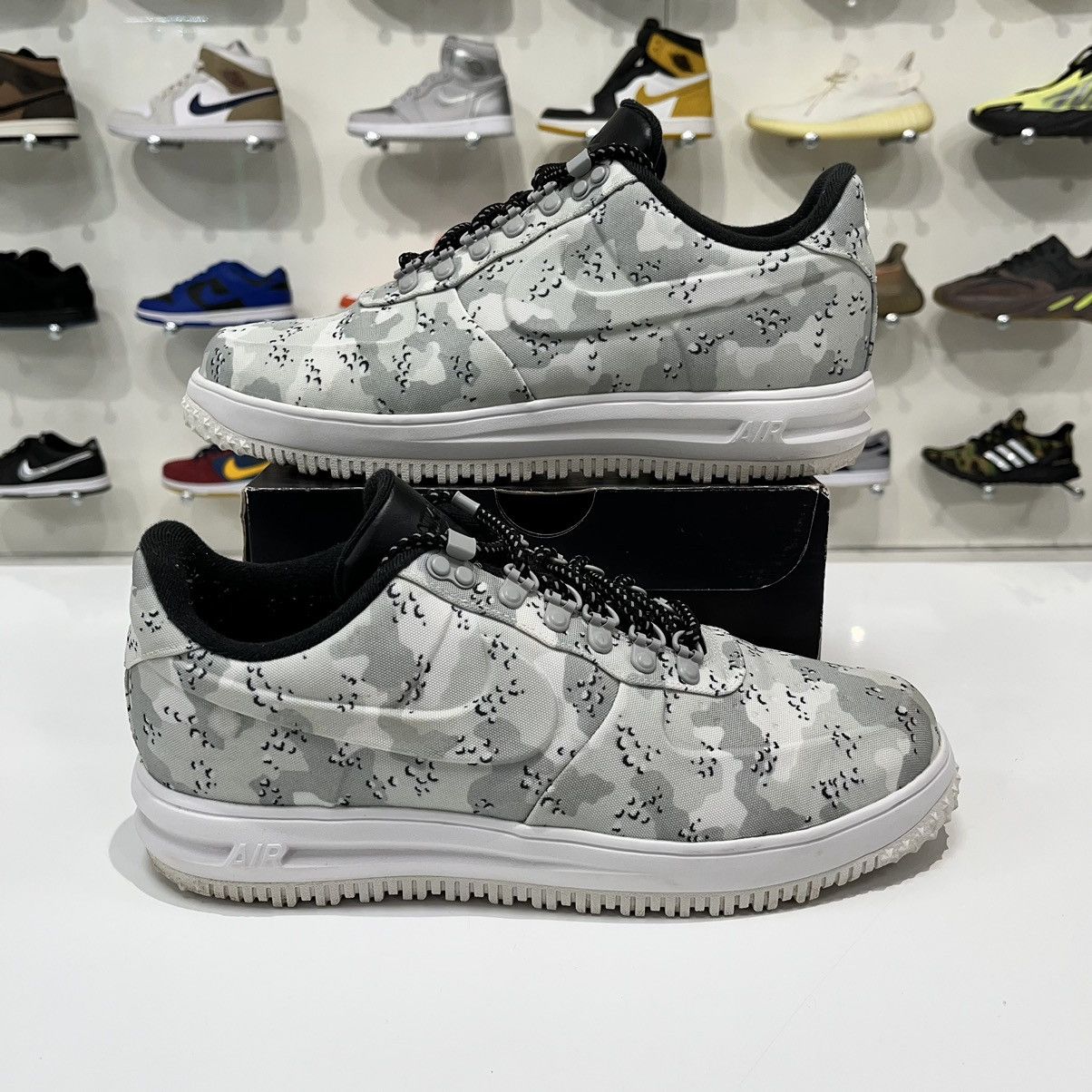 image of Nike Lunar Force 1 Duckboot Low in White, Men's (Size 11)