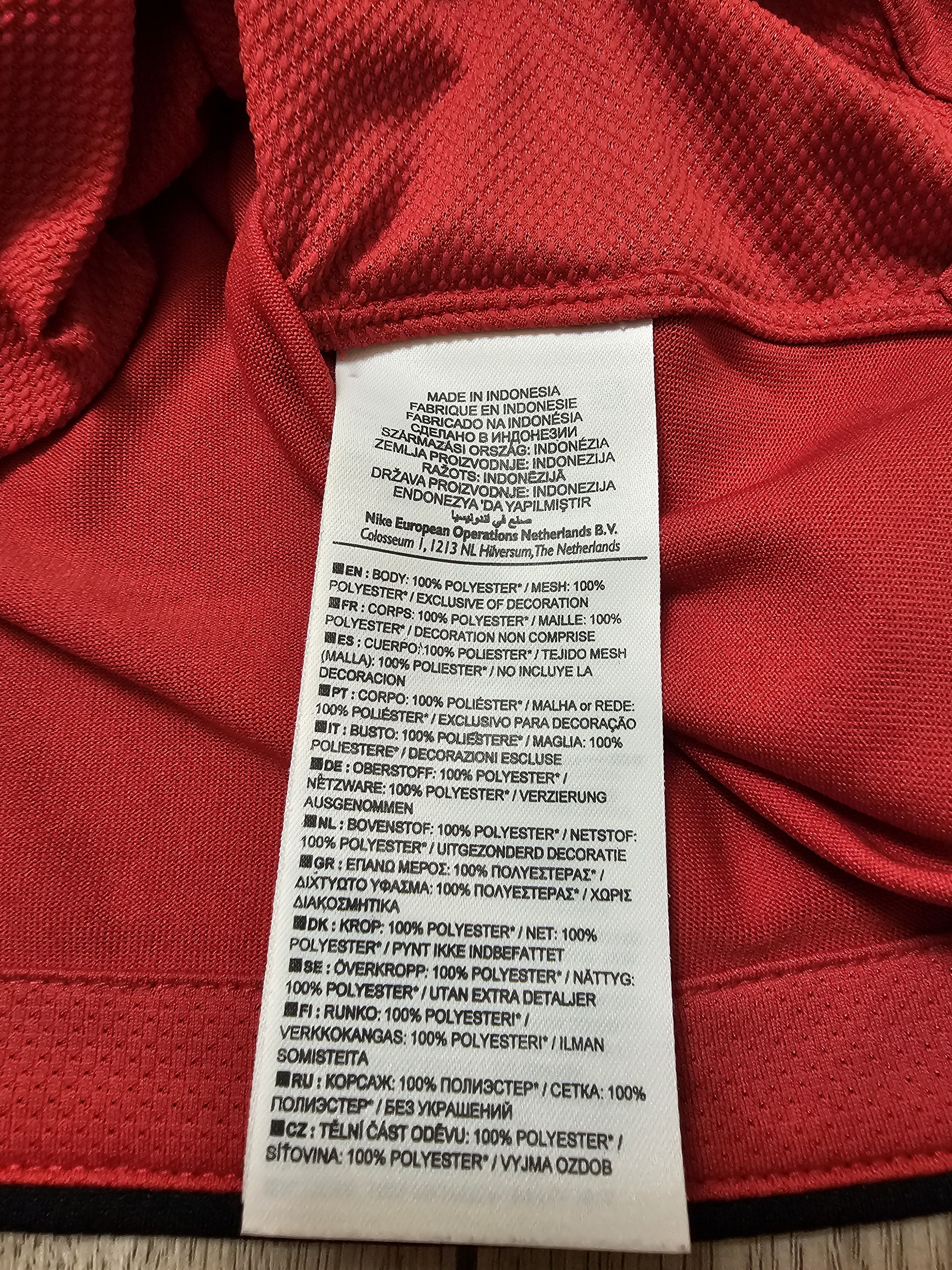 Nike MANCHESTER UNITED 2010 2011 HOME FOOTBALL SOCCER JERSEY Size US S / EU 44-46 / 1 - 9 Thumbnail