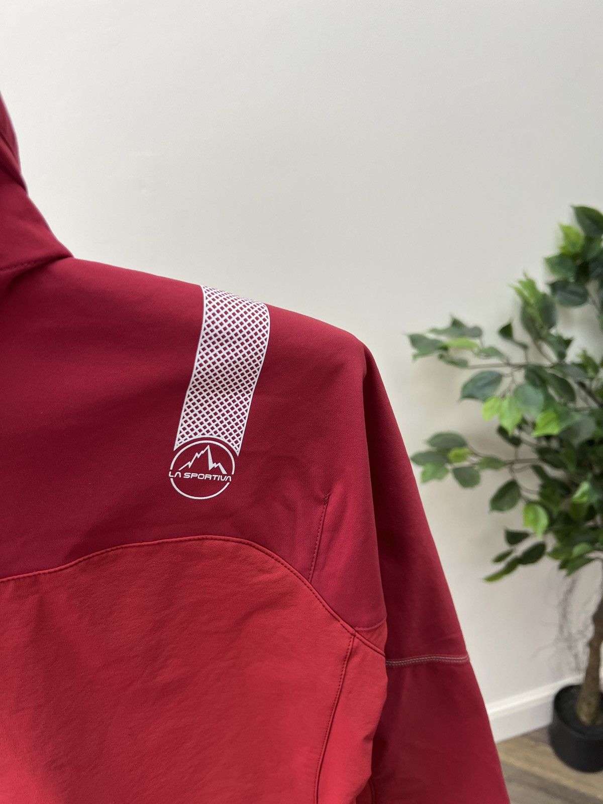 La Sportiva Vintage La Sportiva Women’s Softshell Jacket Hooded Outdoor Size S / US 4 / IT 40 - 14 Thumbnail