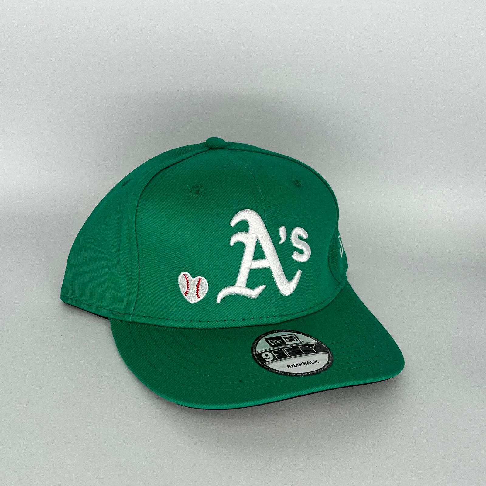 New Era Green Athletics With Baseball Love Symbol New Era MLB 9Fifty Size ONE SIZE - 1 Thumbnail