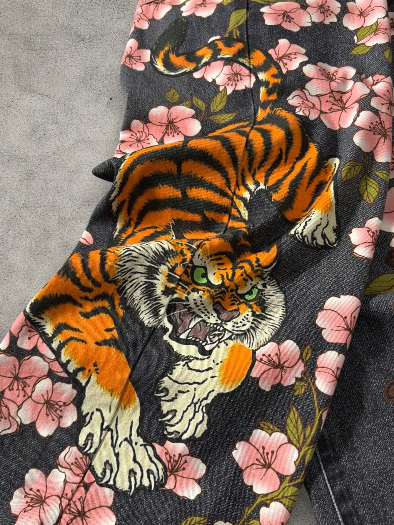 Vintage Anime graphic floral jeans Size US 32 / EU 48 - 3 Thumbnail