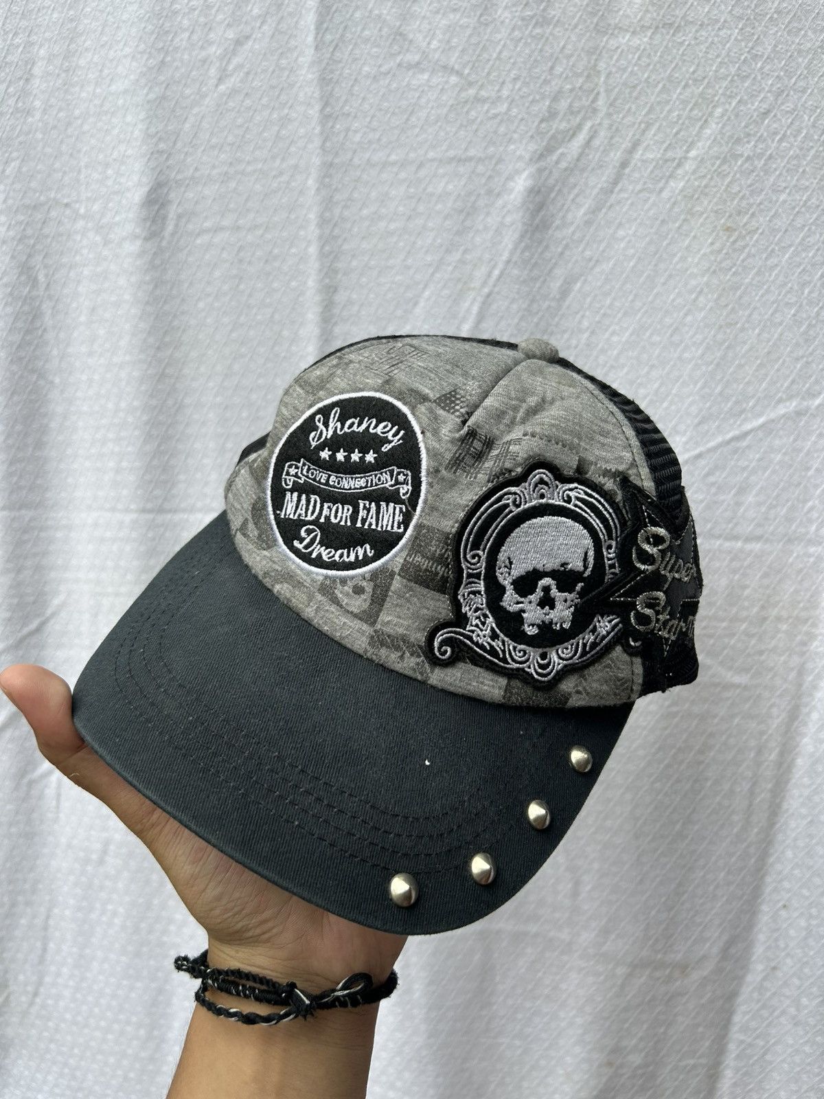 14th Addiction × 20471120 × Japanese Brand Super stars studed skull trucker style punk hats Size ONE SIZE - 1 Thumbnail