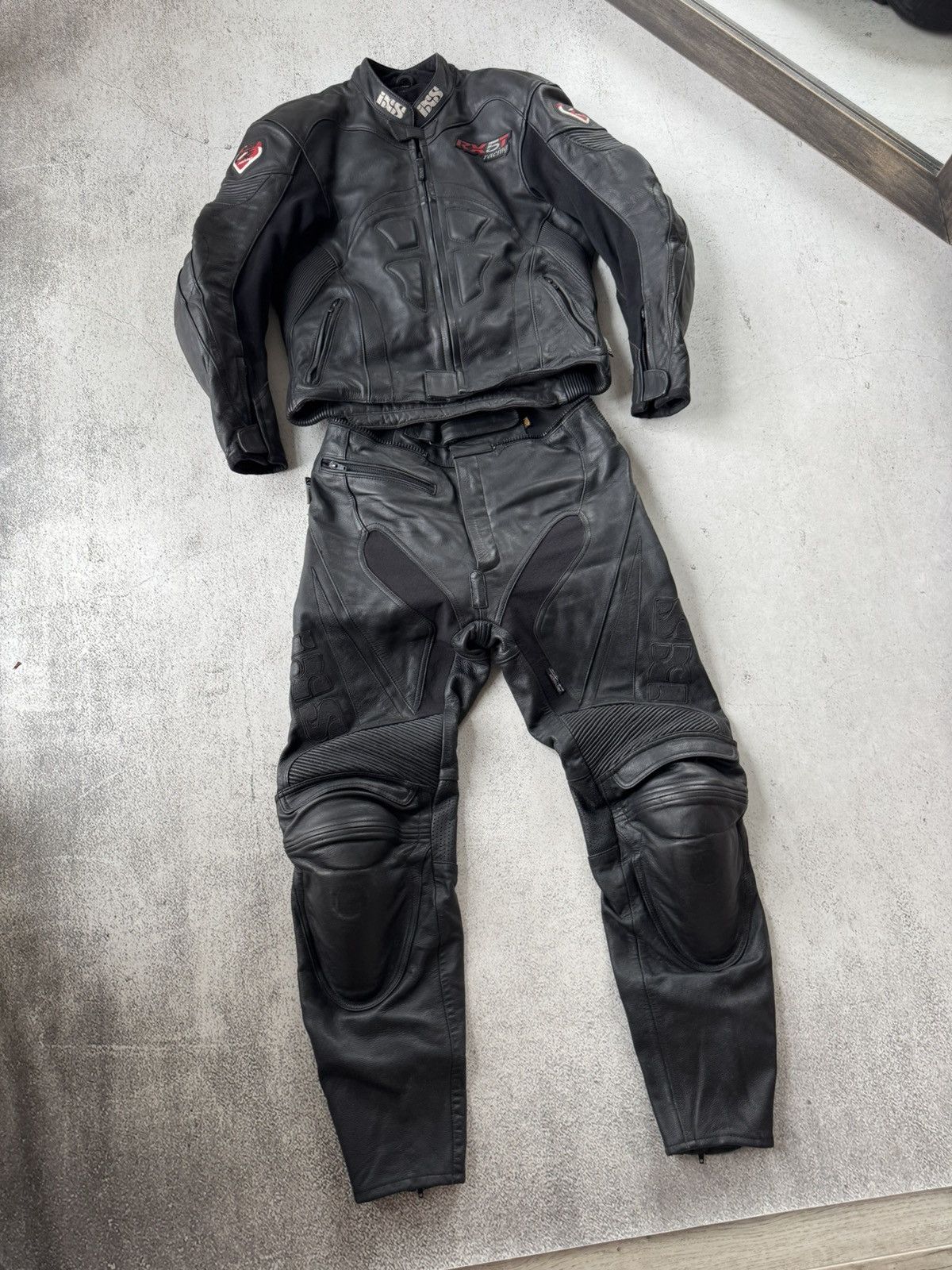 Leather IXS RX5T Vintage Motorcycles Racing Armour Leather Suit Size US M / EU 48-50 / 2 - 5 Thumbnail