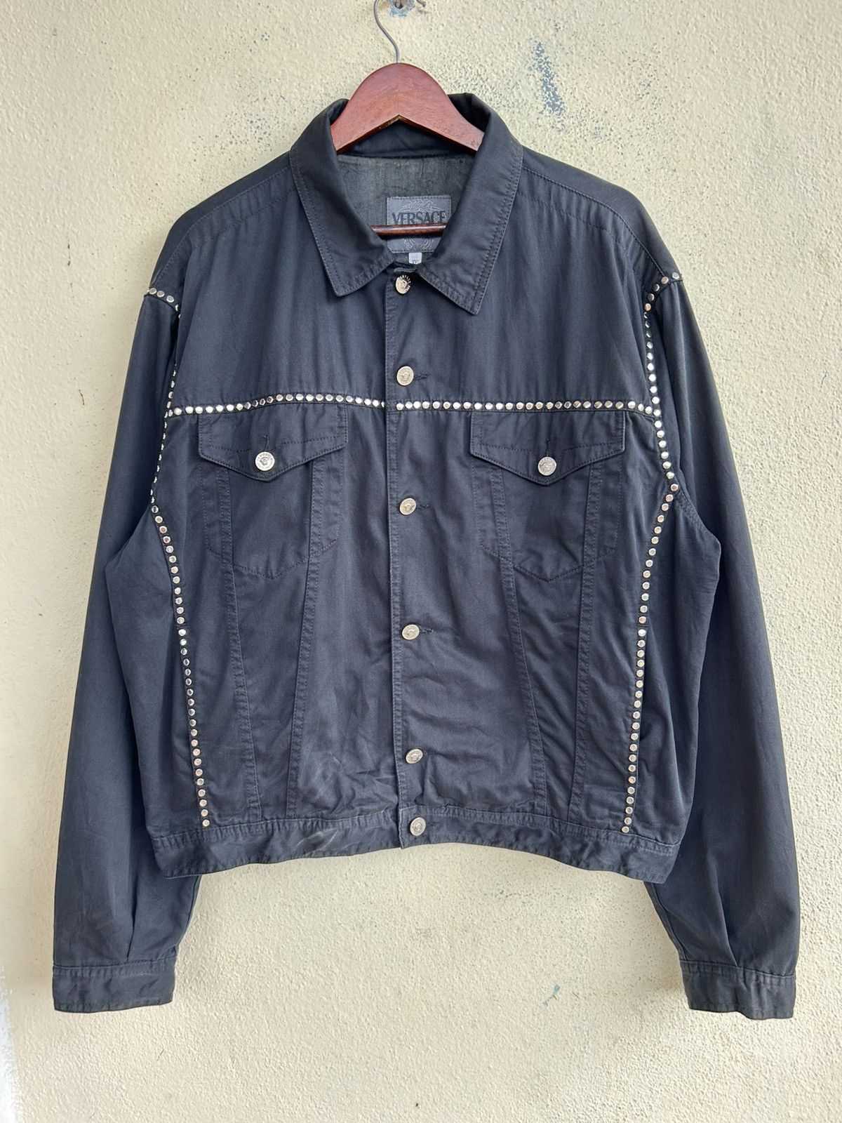Versace × Versace Jeans Couture Ittierre Studded Trucker Jacket Size US XXL / EU 58 / 5 - 1 Thumbnail