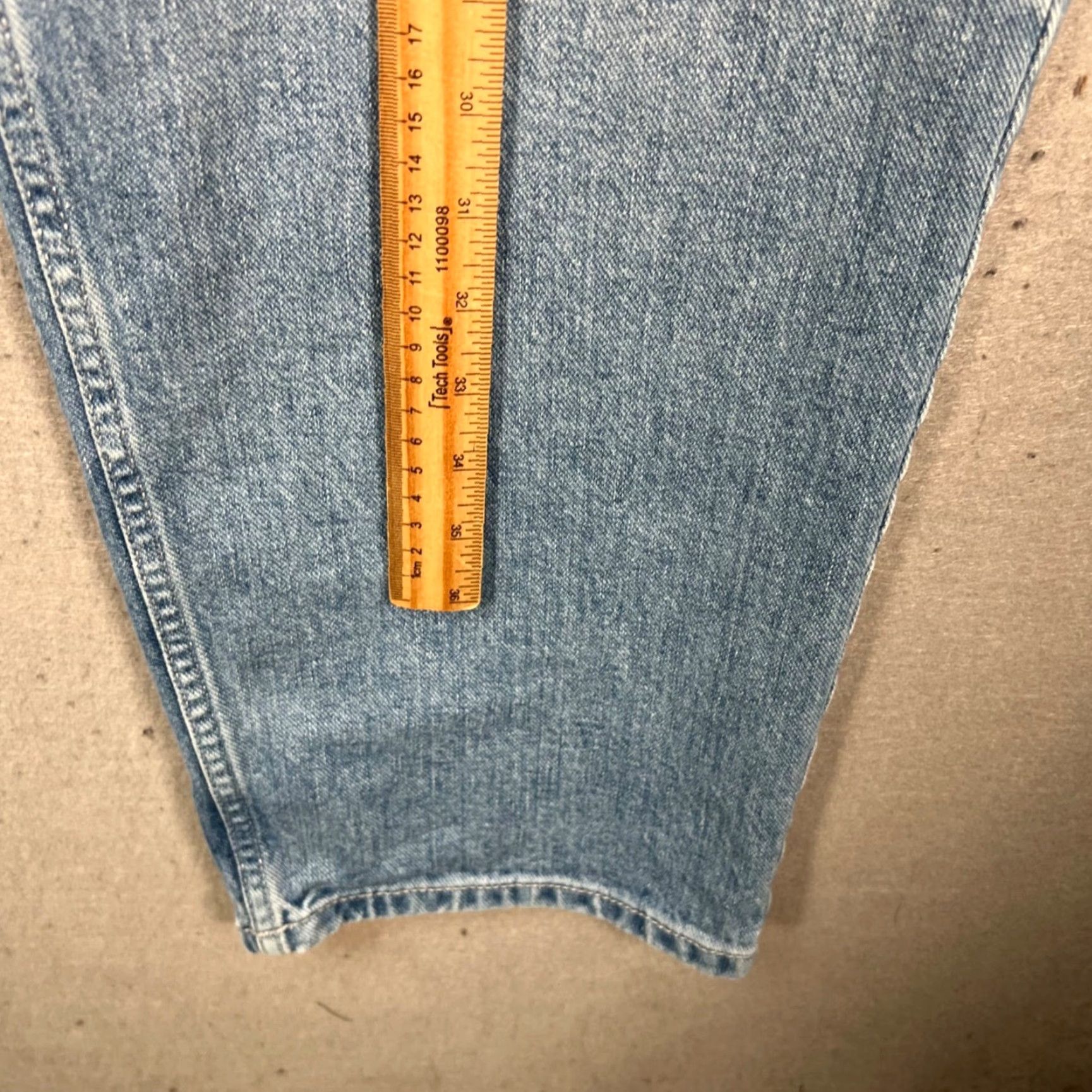 Urban Outfitters BDG Urban Outfitters Womens High-Rise Baggy Jeans Light Wash 30 Inseam 31 Inseam Blue Denim Cotton Straight Jeans Womens BDG Urban Outfitters Size 30" / US 8 / IT 44 - 7 Thumbnail