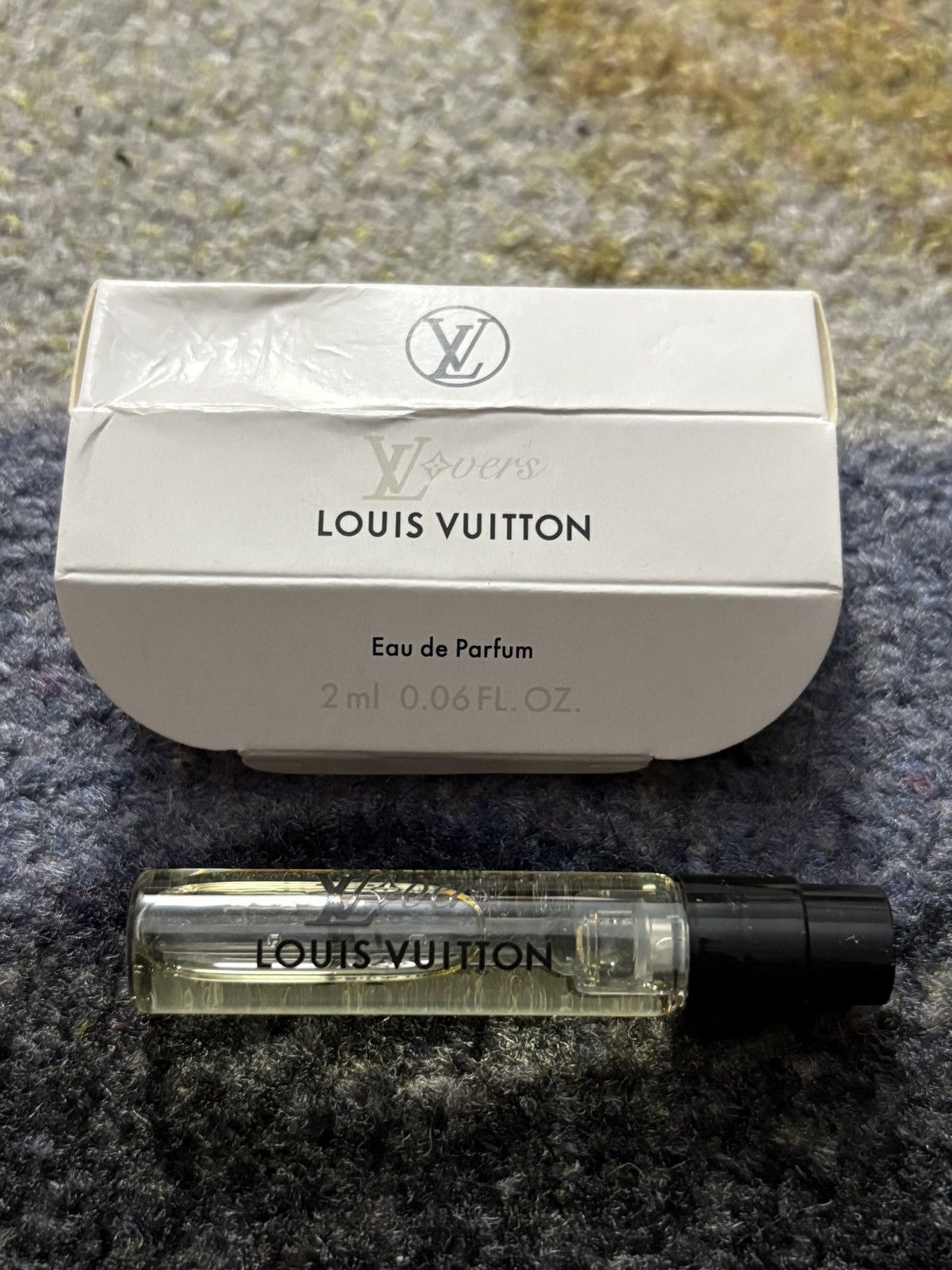 Louis Vuitton Louis Vuitton 2mL Sampler Fragrance Bottle LV Lovers Size ONE SIZE - 1 Thumbnail