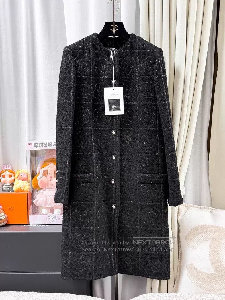 Chanel Chanel Dark-patterned camellia round-neck long coat Size XS / US 0-2 / IT 36-38 - 1 Thumbnail