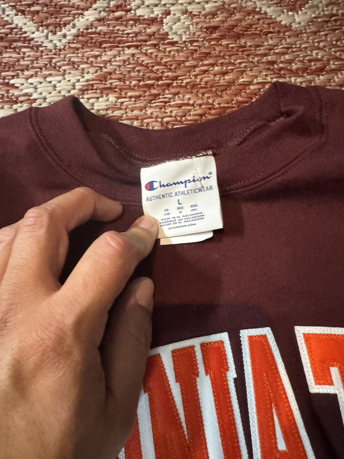 NCAA Virginia Tech Sweater Crewneck Burgundy Sz Large NCAA Size US L / EU 52-54 / 3 - 4 Thumbnail