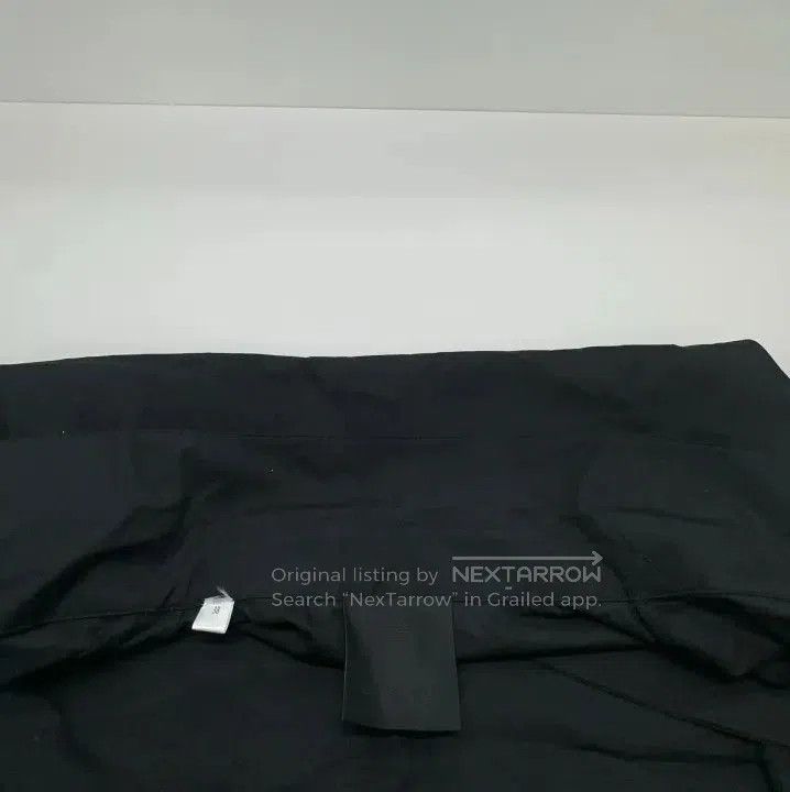 Givenchy Givenchy SS23 Men's Solid Lapel Sleeveless Shirt. Size US XXS / EU 40 - 6 Thumbnail