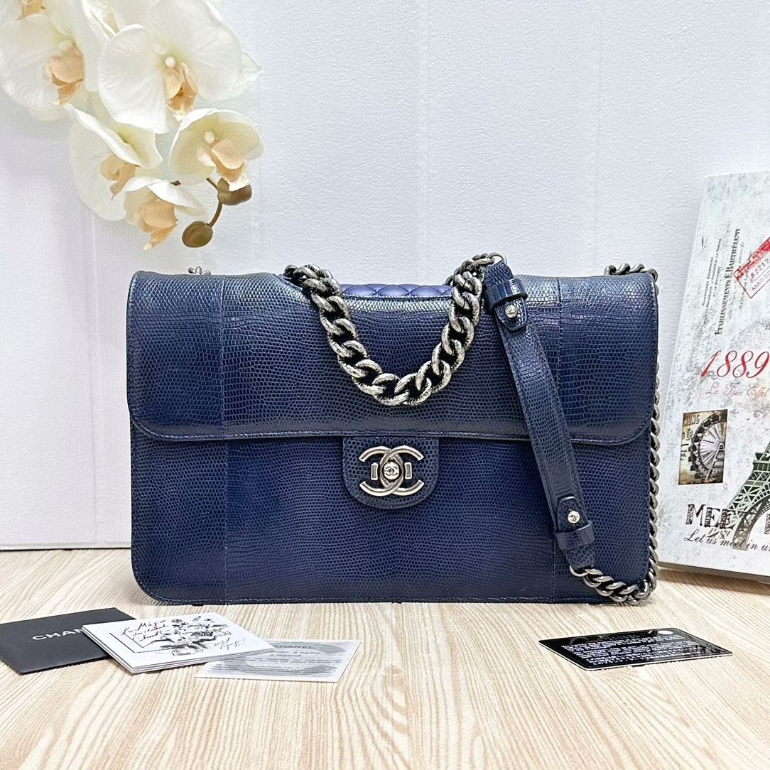 Chanel Pre-loved Bag Very good condition Size ONE SIZE - 1 Thumbnail