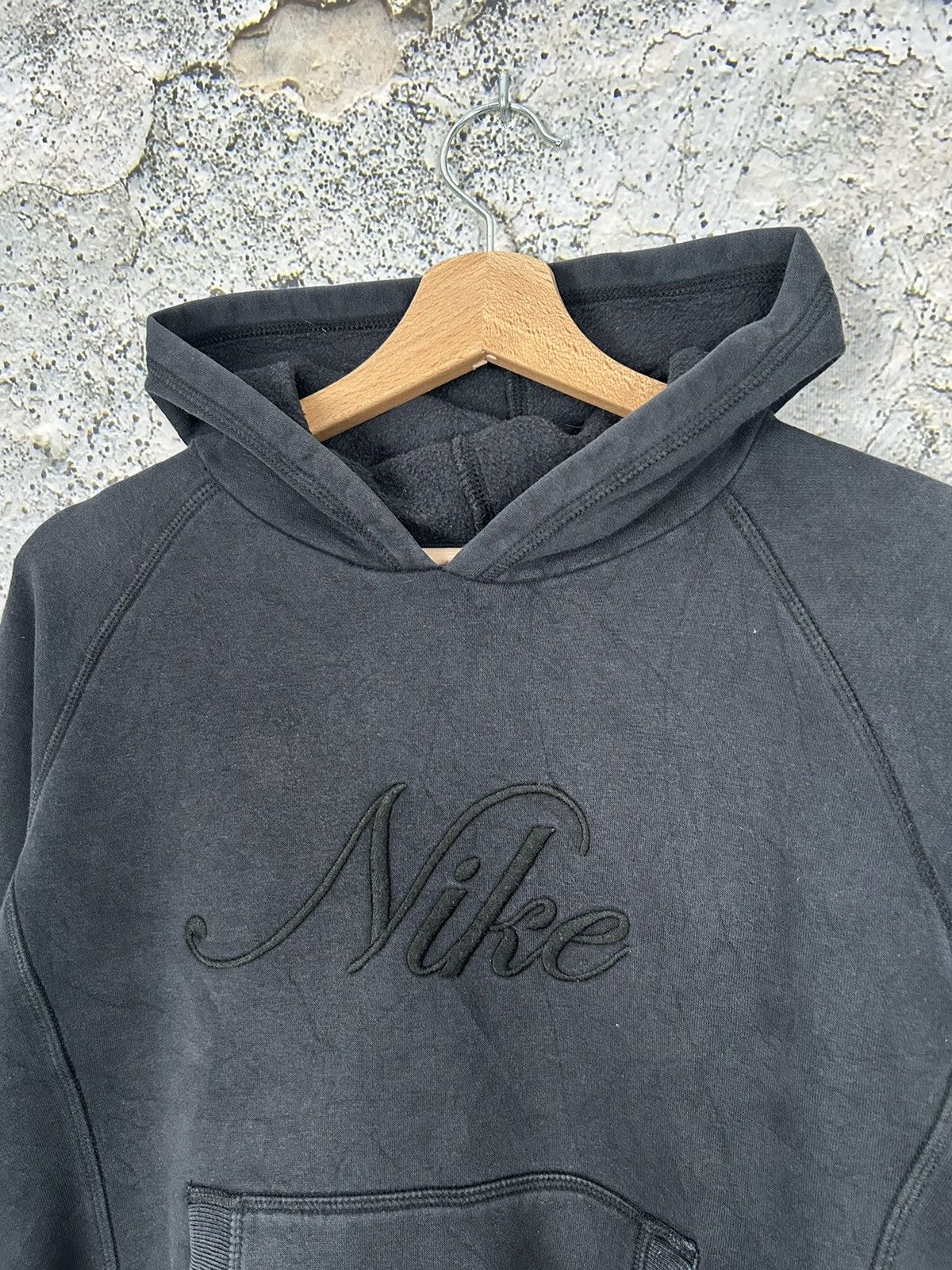 Nike × Vintage Vintage Nike Y2K Center Logo Swoosh Black Hoodie Hype Skate Size US S / EU 44-46 / 1 - 3 Thumbnail