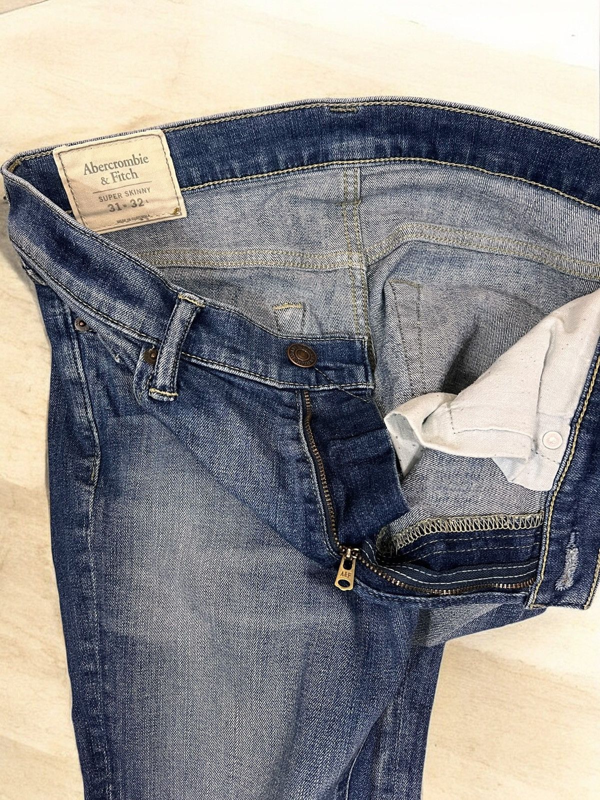 Abercrombie & Fitch Abercrombie & Fitch super skinny jeans size W31 L32 Size US 31 - 5 Thumbnail