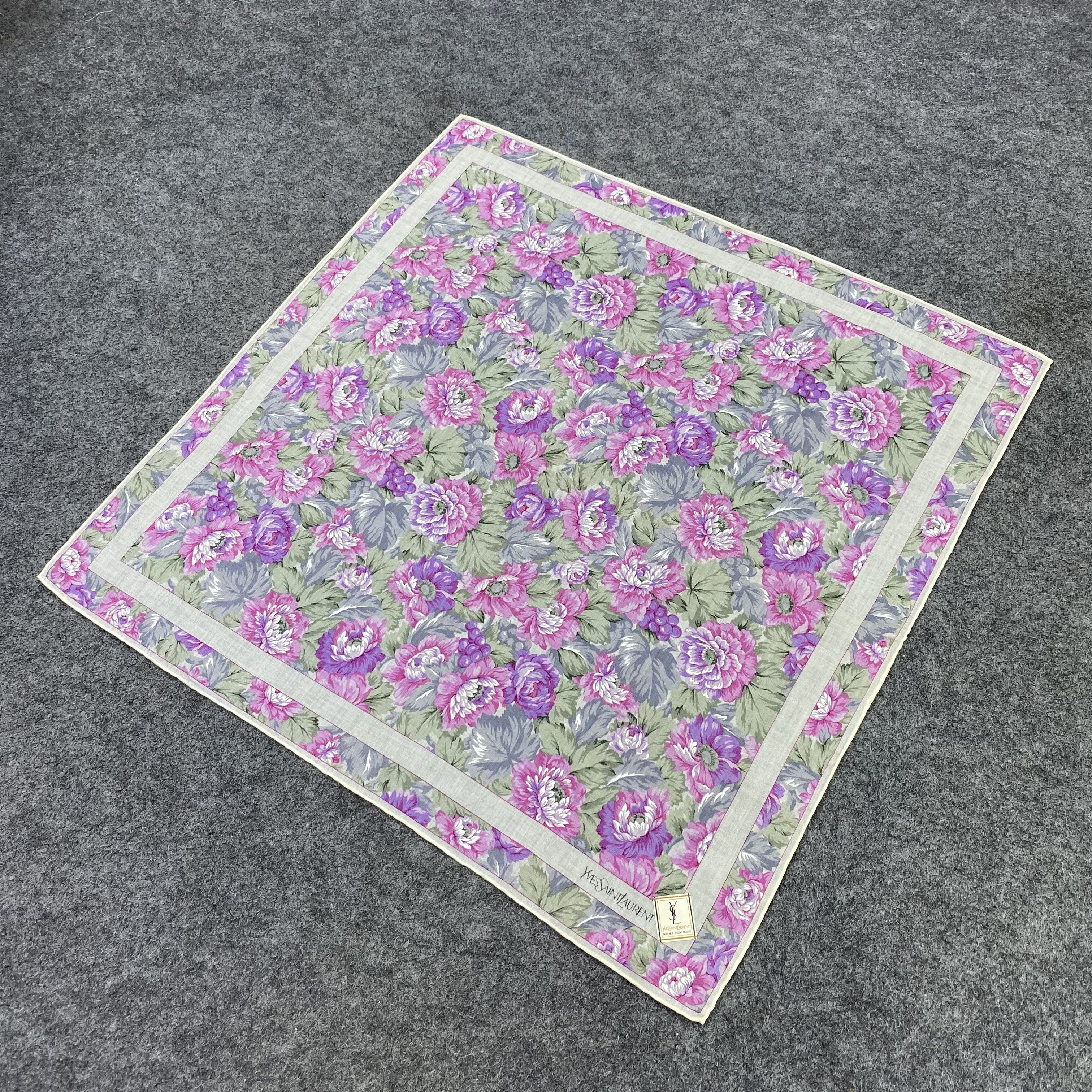 Yves Saint Laurent Yves Saint Laurent Handkerchief / Bandana /Neckerchief-B2115 Size ONE SIZE - 4 Thumbnail