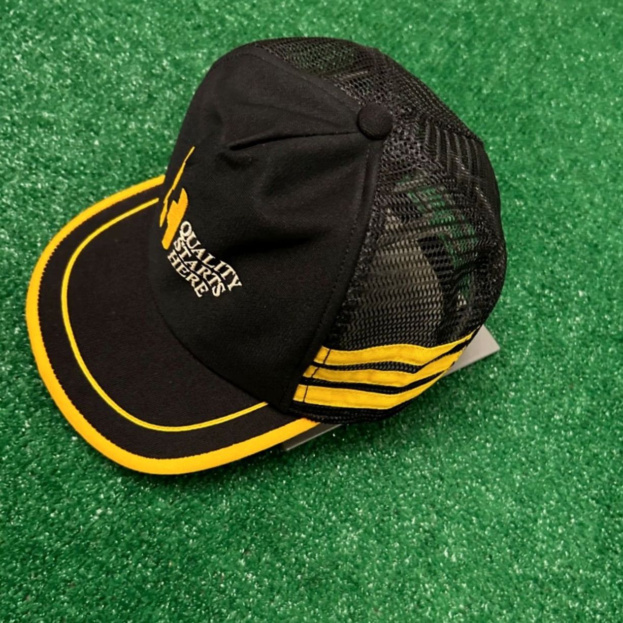 Hereu VINTAGE Trucker Hat Three Stripe Truck Stop Quality Starts Here USA 80s 90s Mens Size ONE SIZE - 2 Thumbnail