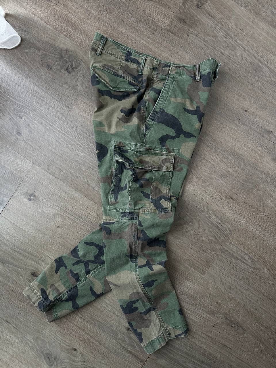 Gap × Japanese Brand × Vintage GAP Camo Cargo Trousers Men’s W31 L30 Vintage Military Style Size US 31 - 14 Thumbnail