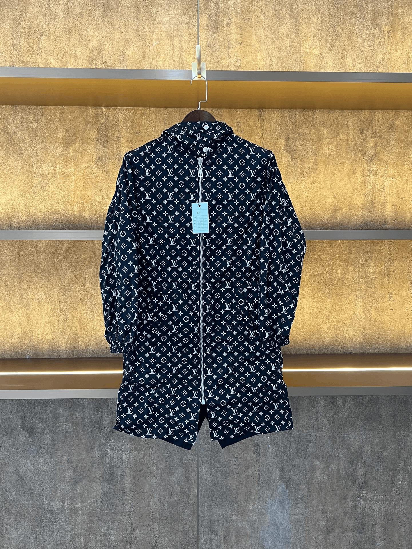 Louis Vuitton Louis Vuitton All-Over Print Windbreaker Size XXS / US 00 / IT 34 - 1 Thumbnail