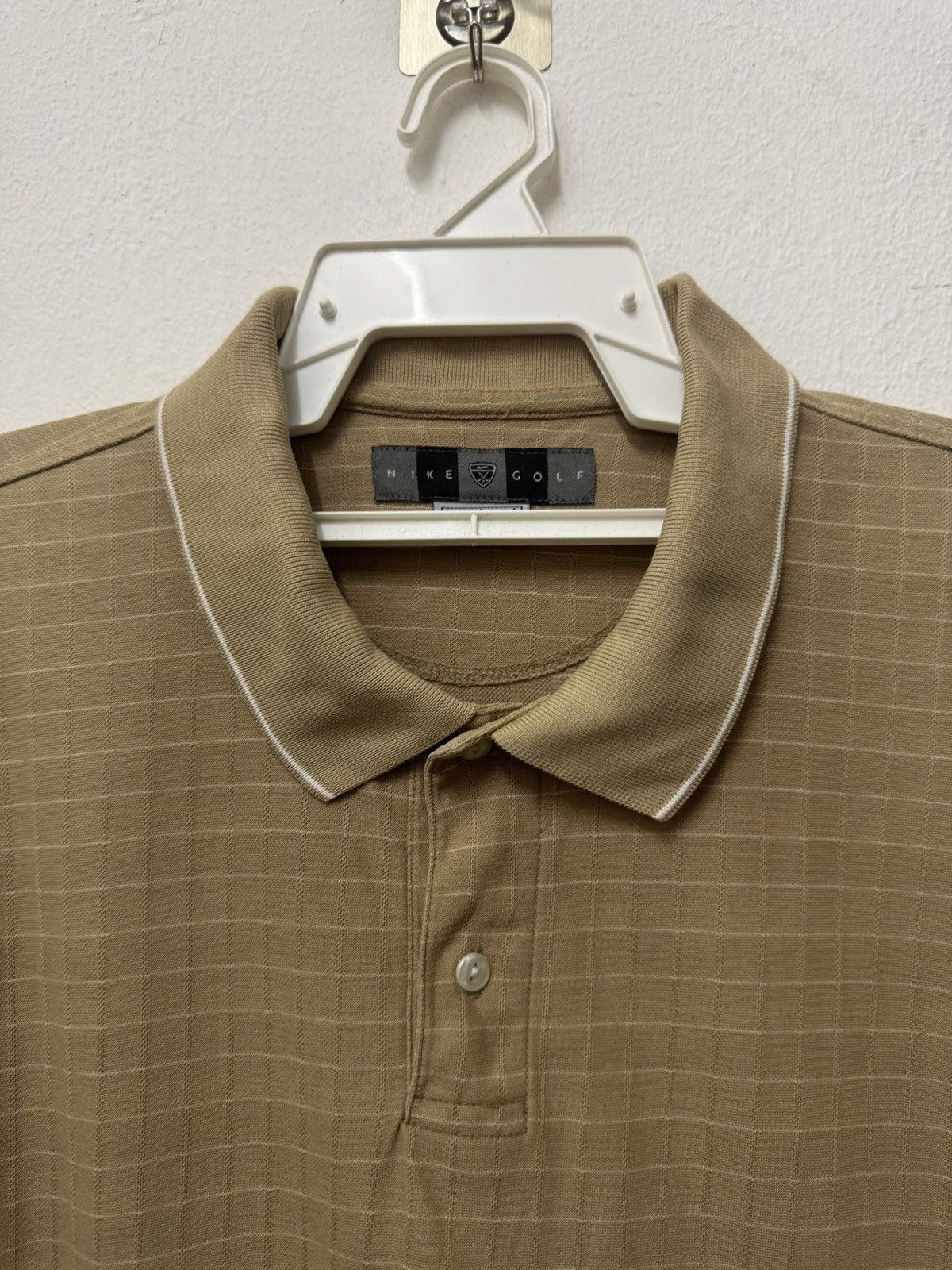Nike Vintage Nike Tiger Woods Embroidered Logo Polo Stripes Shirt Size US L / EU 52-54 / 3 - 2 Thumbnail