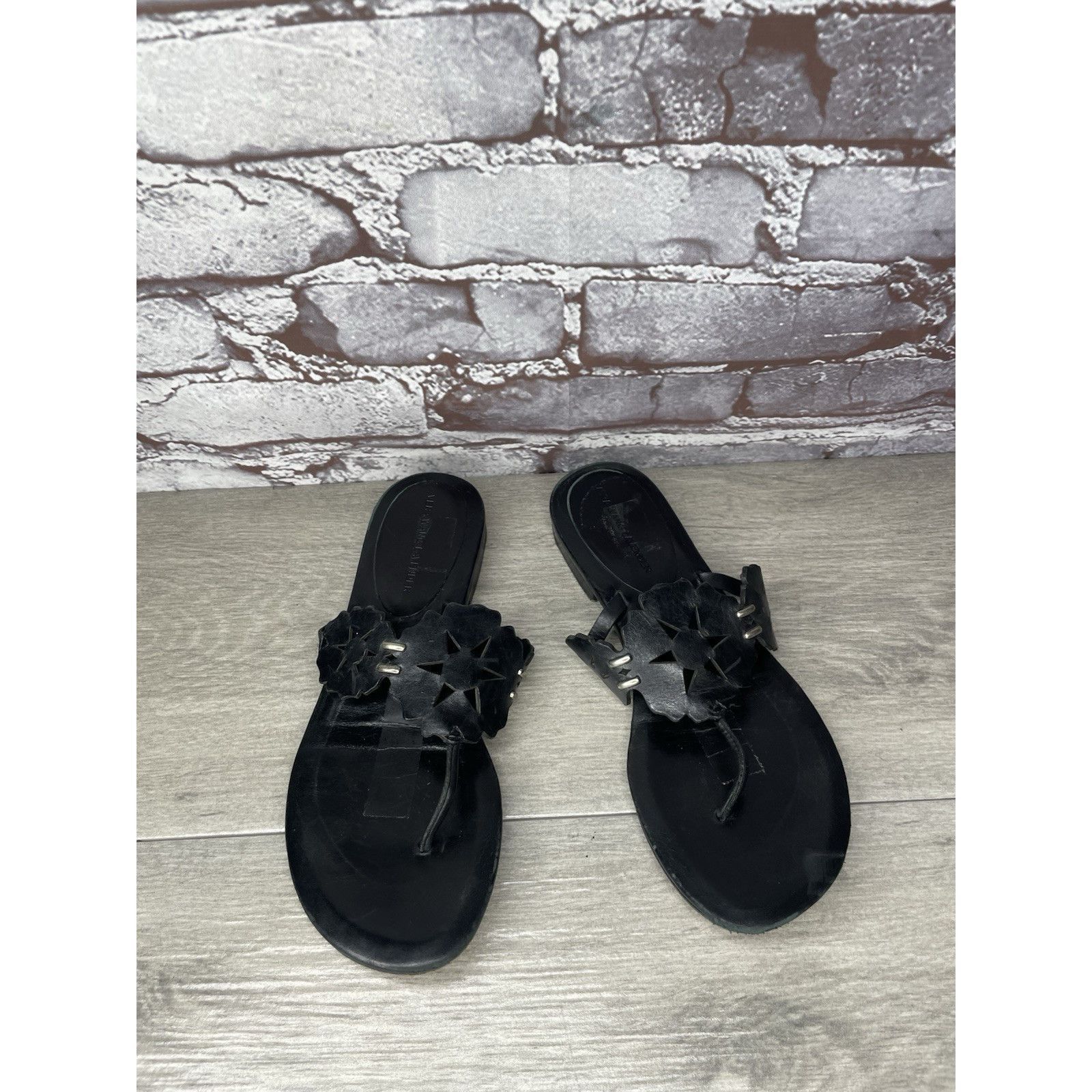 Vera Wang Vera Wang Lavender Label Black Leather Slides Thong Sandals Size US 6 / IT 36 - 12 Thumbnail