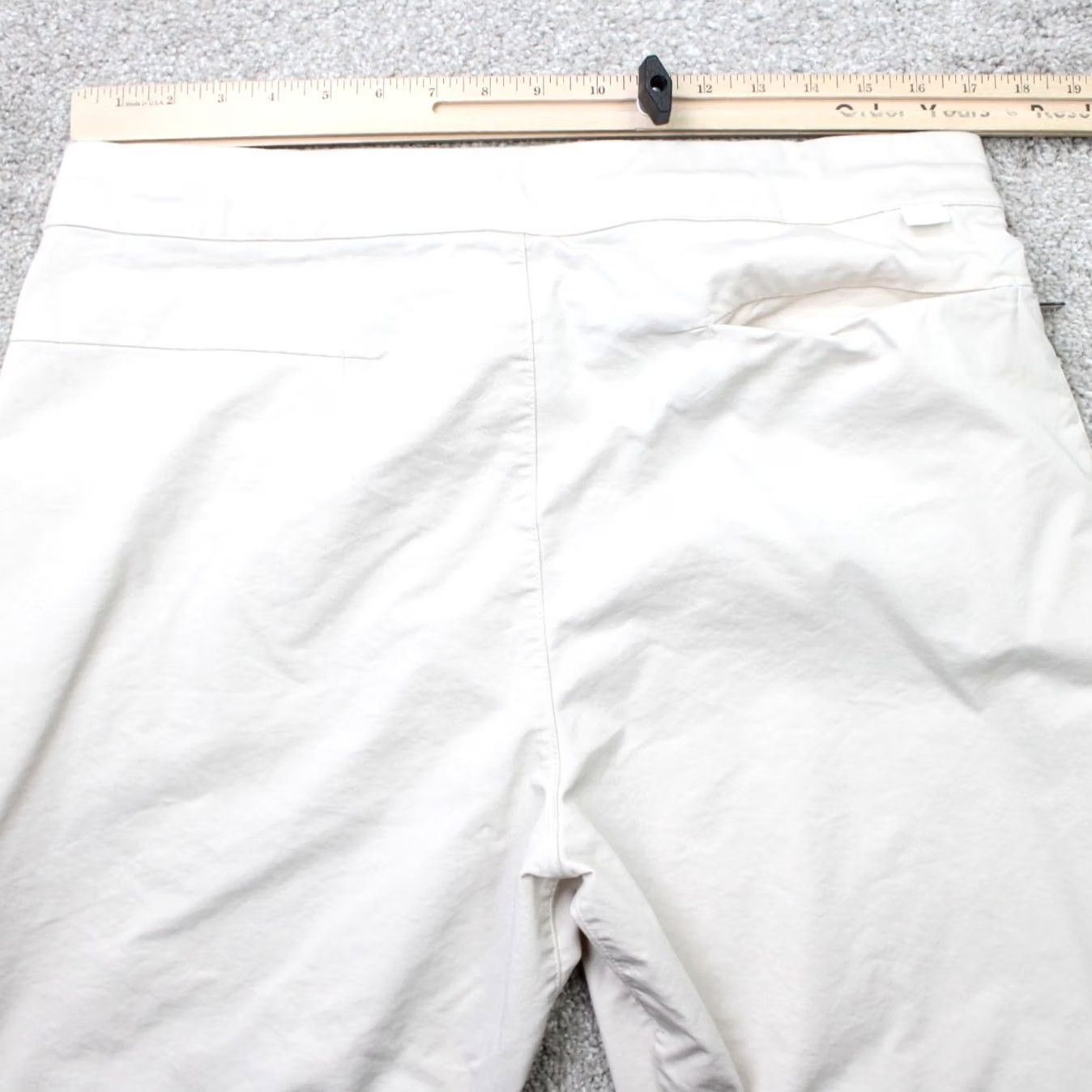 Nike Nike Pants Mens 34 Beige Cropped Tapered Poet? (Note: Unable to generate a proper title within constraints.) Size US 34 / EU 50 - 7 Thumbnail