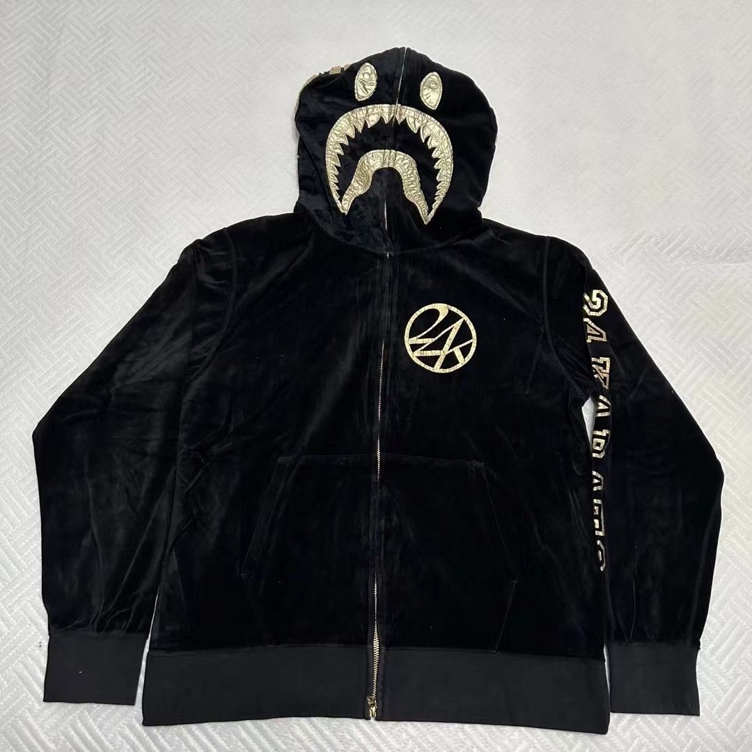 Bape LIMITED CAMO SHARK FULL ZIP HOODIE Size US XL / EU 56 / 4 - 1 Thumbnail