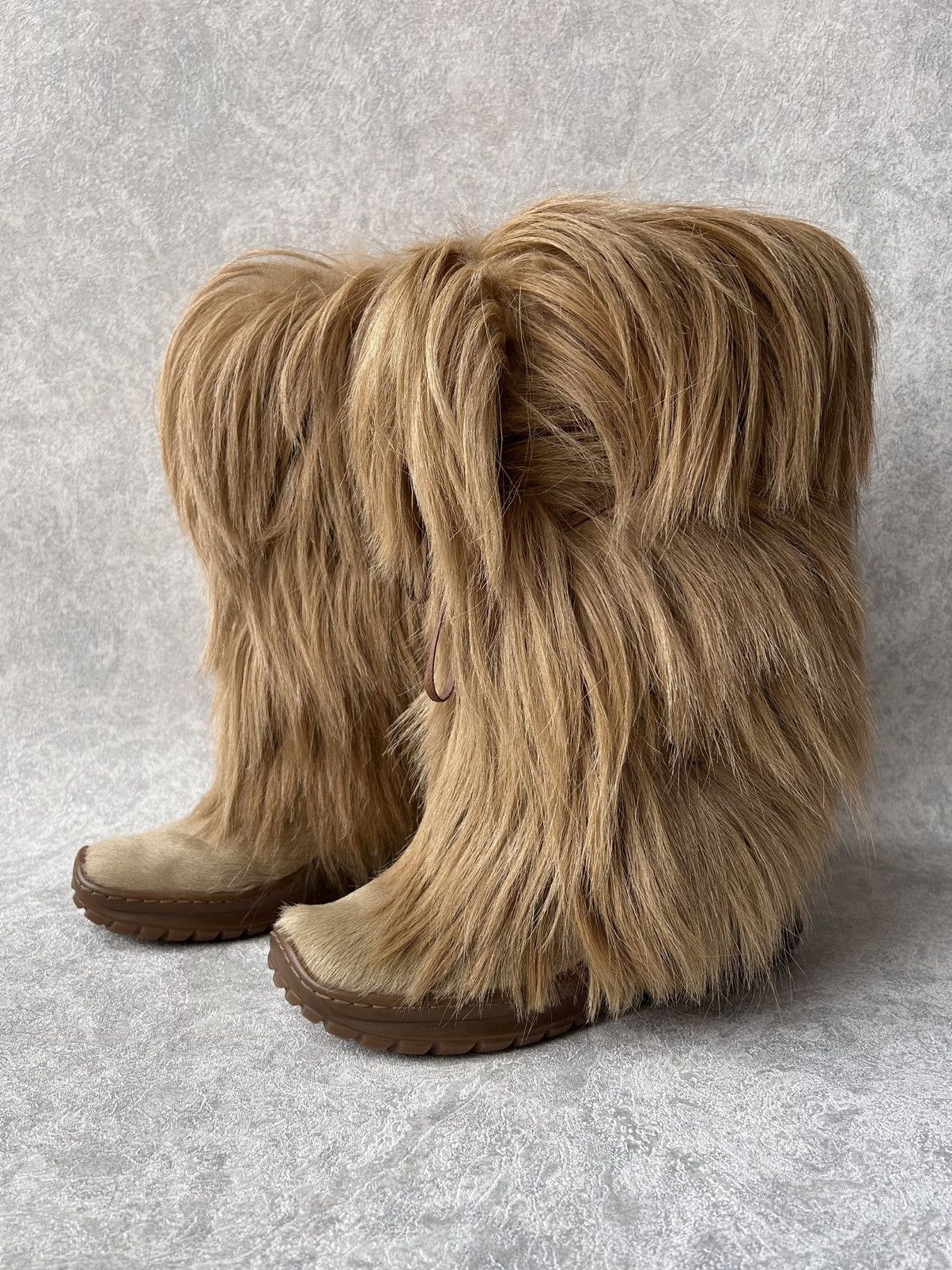 Japanese Brand Y2K Vintage Real Fur Fluffy Winter Boots Size US 7 / IT 37 - 6 Thumbnail