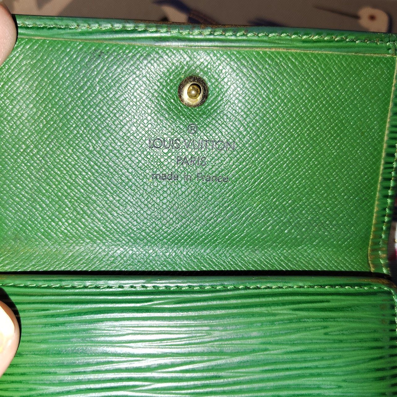 Louis Vuitton Louis Vuitton Epi leather wallet in green. Size ONE SIZE - 6 Thumbnail