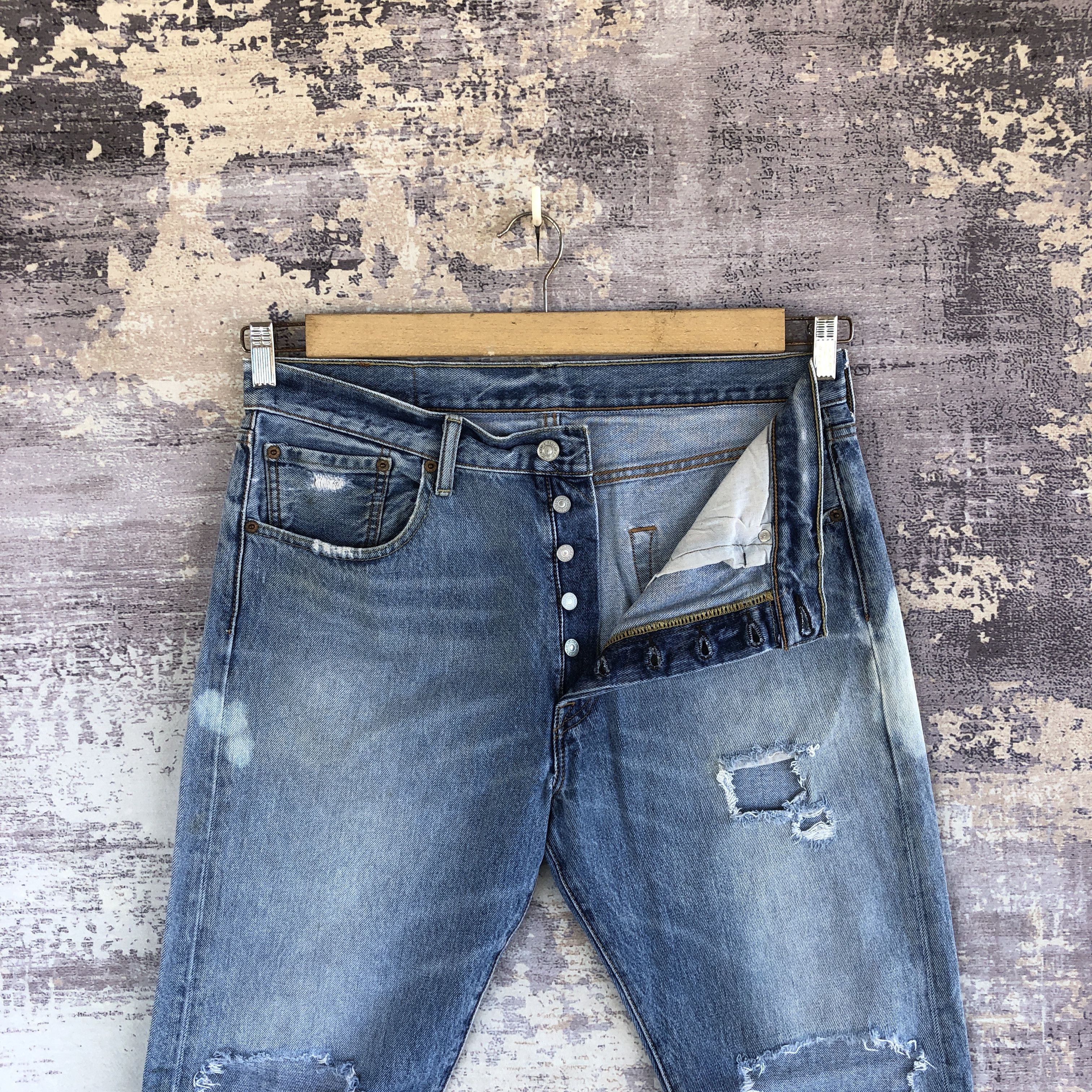 Levi's Vintage Levis 501 Distressed Jeans Bleach Light Wash Denim Size US 34 / EU 50 - 6 Thumbnail