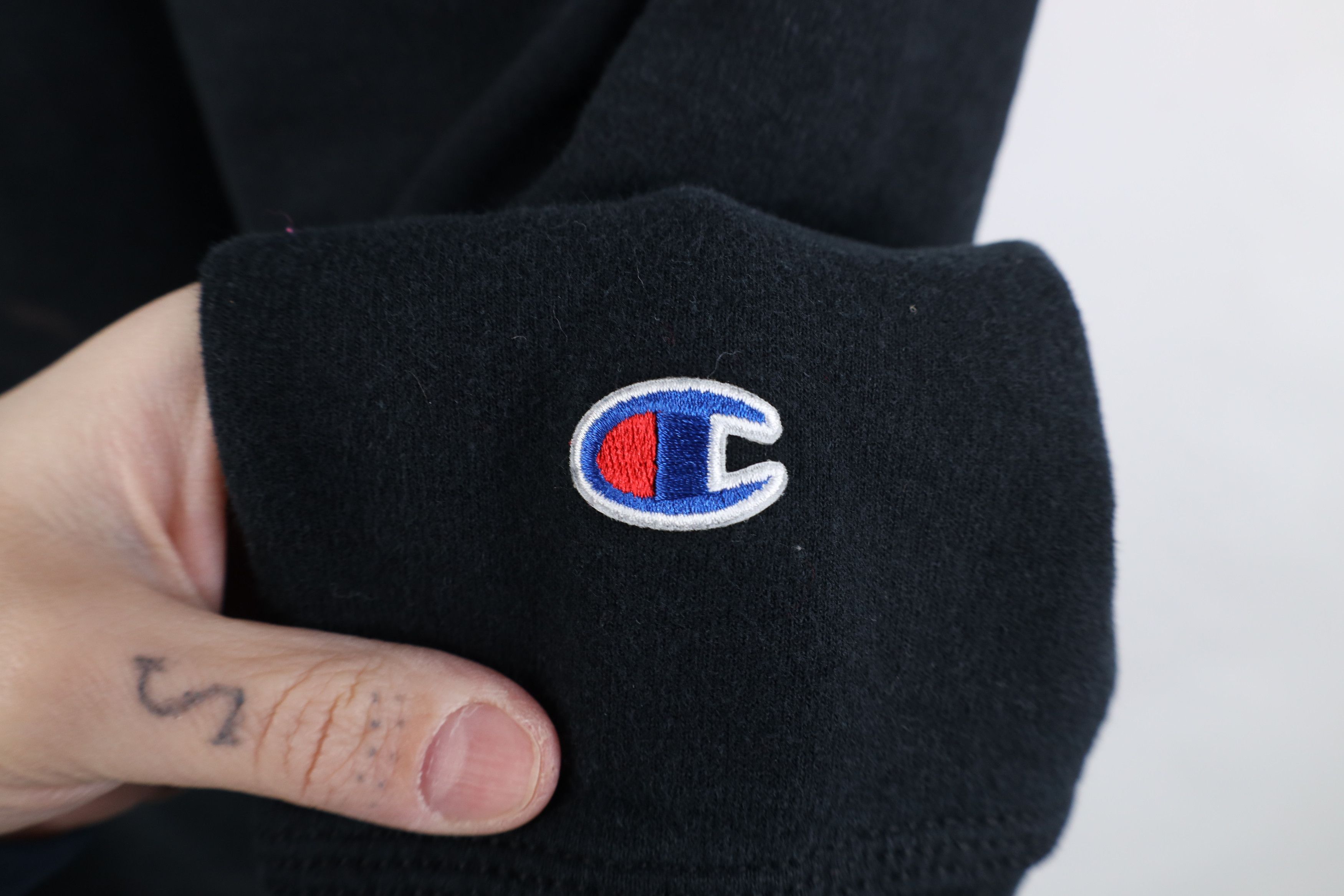 Champion Vintage Champion Monochrome Crewneck Sweatshirt Black Size US XL / EU 56 / 4 - 4 Thumbnail