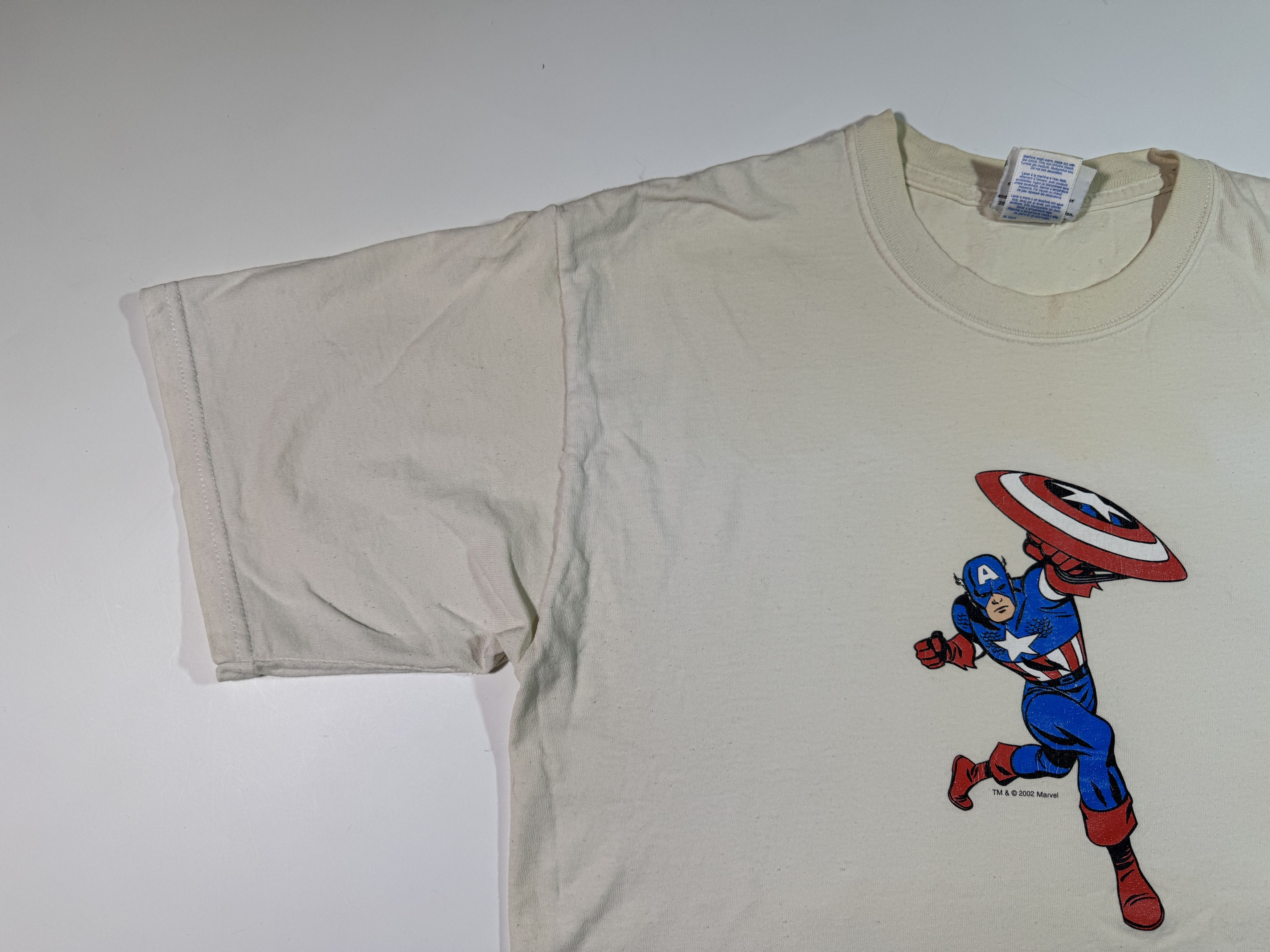 Marvel Comics Vintage 2002 Captain America Marvel T-shirt Size US L / EU 52-54 / 3 - 5 Thumbnail