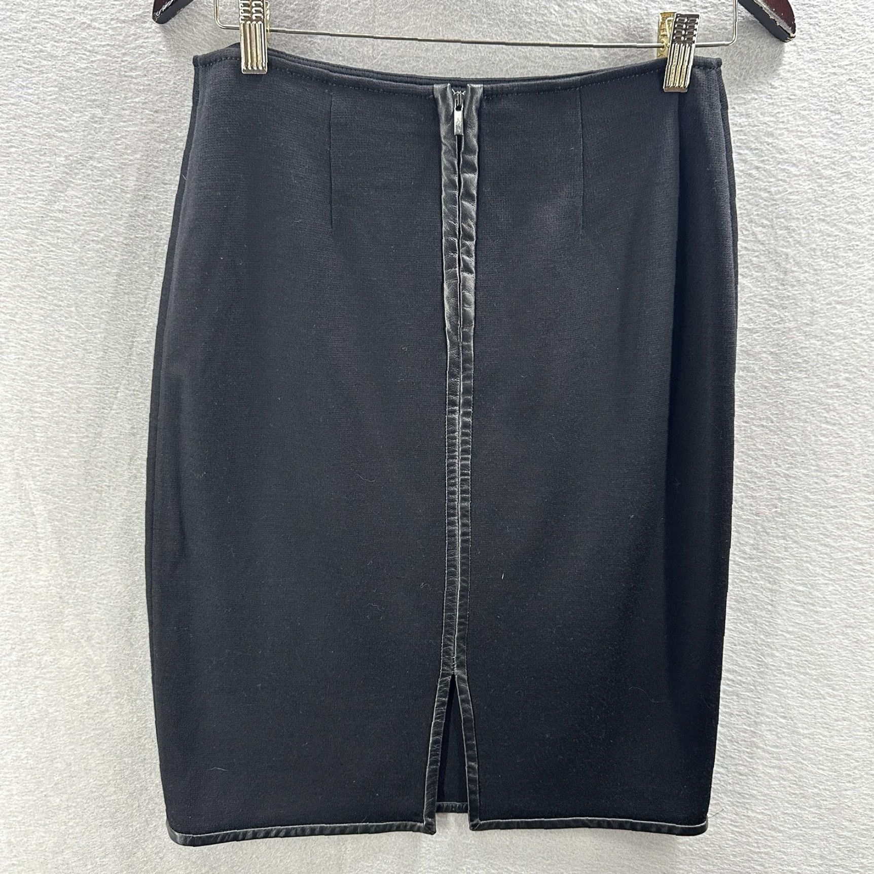 Vintage St John Pencil Skirt Womens 10 Black Wool Blend Midi Stretch Career Professional Size 32" / US 10 / IT 46 - 3 Thumbnail