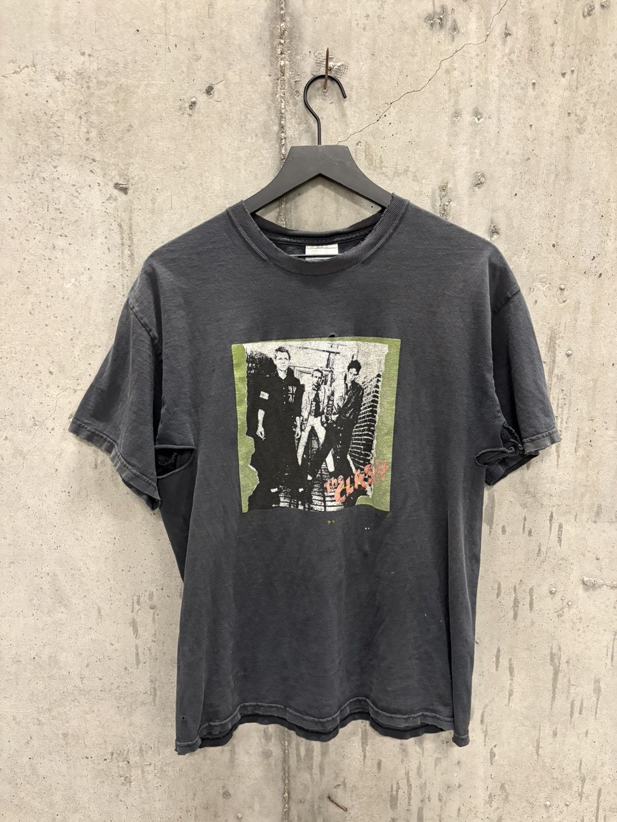 Band Tees Vintage The Clash Shirt Faded Distressed Grunge Band Size US L / EU 52-54 / 3 - 1 Thumbnail