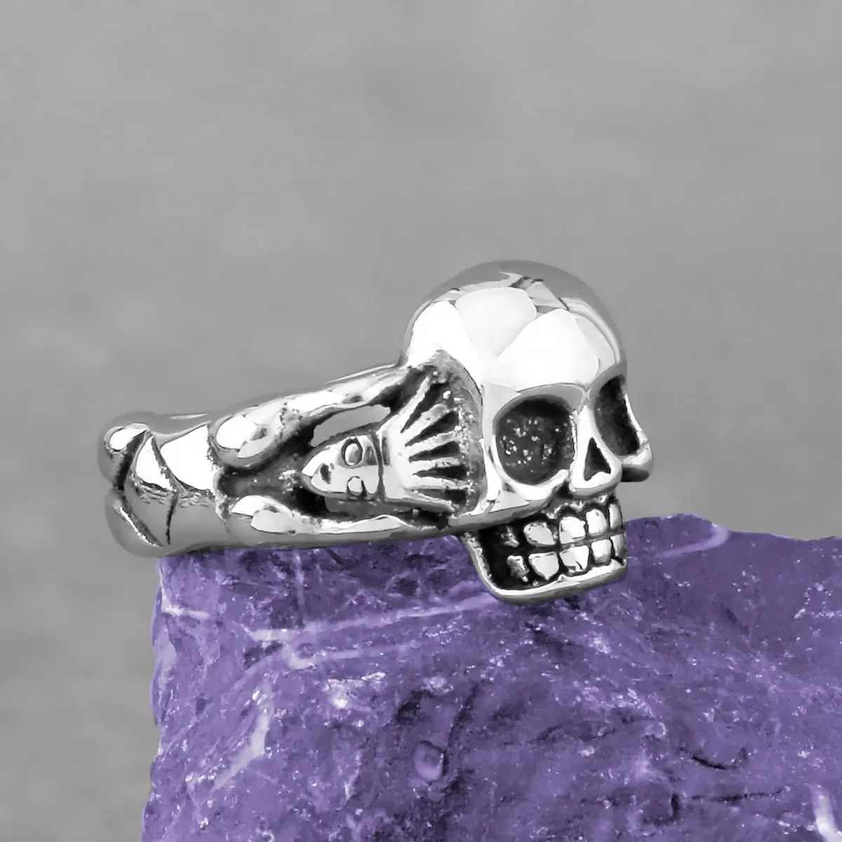 Vintage Crown Queen Skull Ring Size 44 - 2 Thumbnail