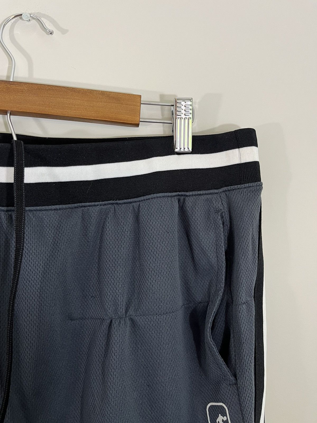 Vintage Vintage AND1 Distressed Y2K Basketball Shorts Size XL Size US 36 / EU 52 - 4 Thumbnail
