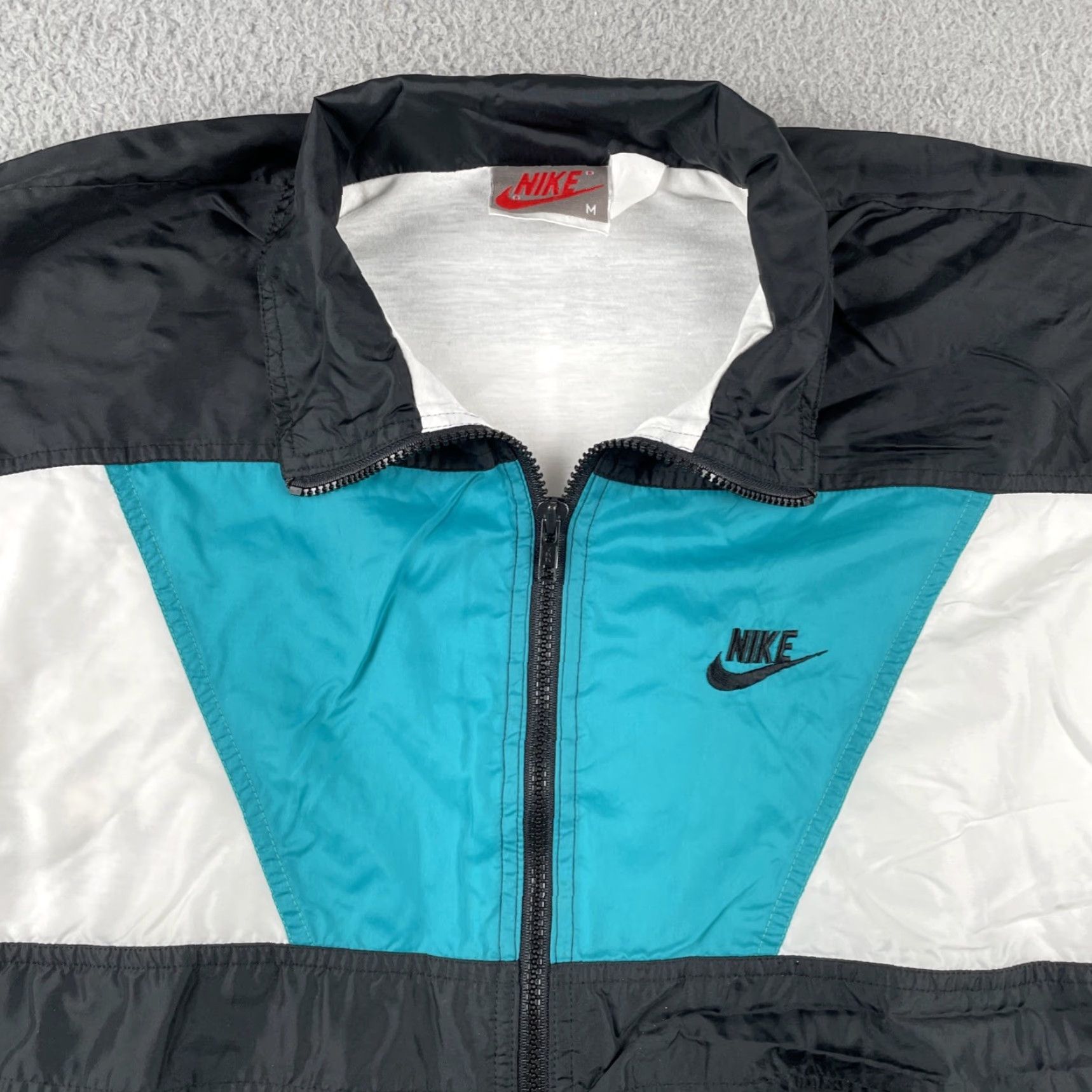 Nike VINTAGE Nike Windbreaker Jacket M Zip Black Turquoise USA 80s EUC Baseball Casual Mens Windbreaker Jacket Size US M / EU 48-50 / 2 - 2 Thumbnail