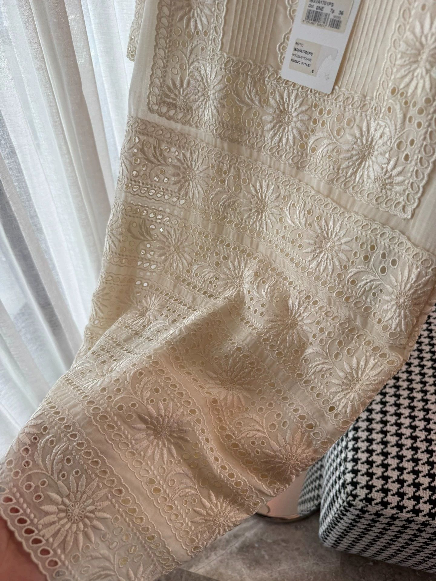 Valentino Valentino Lace Embroidered Daisy Lined Dress 36 NWT Size XS / US 0-2 / IT 36-38 - 5 Thumbnail