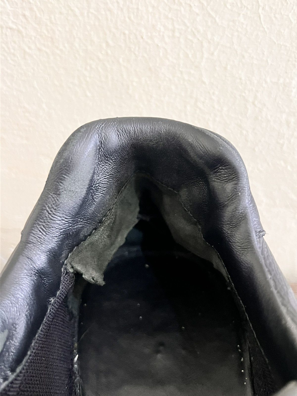 Louis Vuitton Run Away Sneakers - Black / White Size US 10.5 / EU 43-44 - 13 Thumbnail