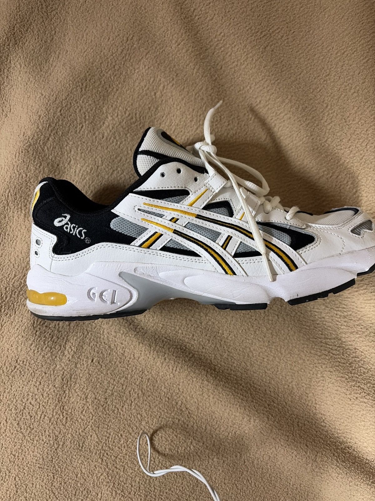 Asics × Kith Asic Gel Kayano 5 “OG White Saffron” Size US 11 / EU 44 - 1 Thumbnail