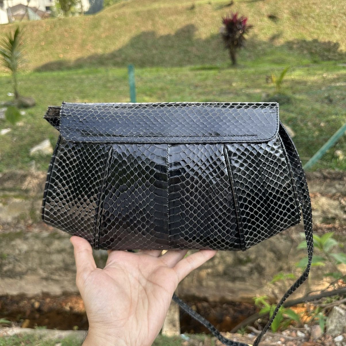 Salvatore Ferragamo Salvatore Ferragamo Vintage Snakeskin Shoulder Bag Size ONE SIZE - 5 Thumbnail