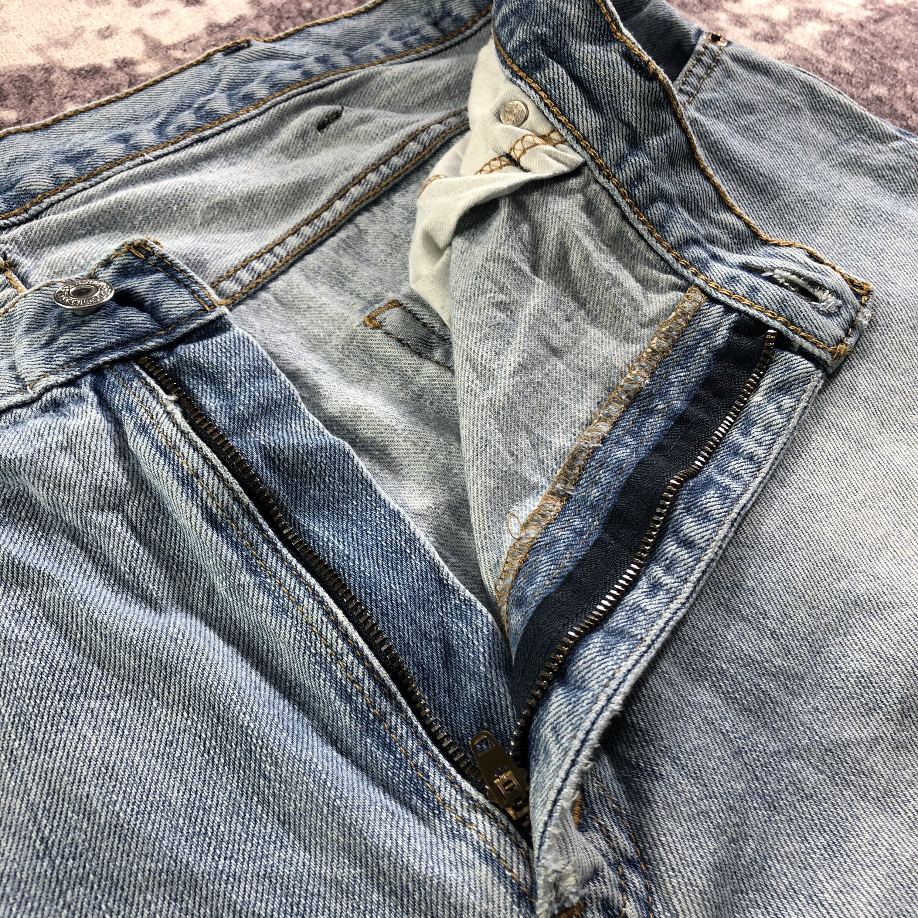 Levi's × Vintage Vintage Light Wash Levis 550 Jeans-JM3360 Size US 39 - 8 Thumbnail
