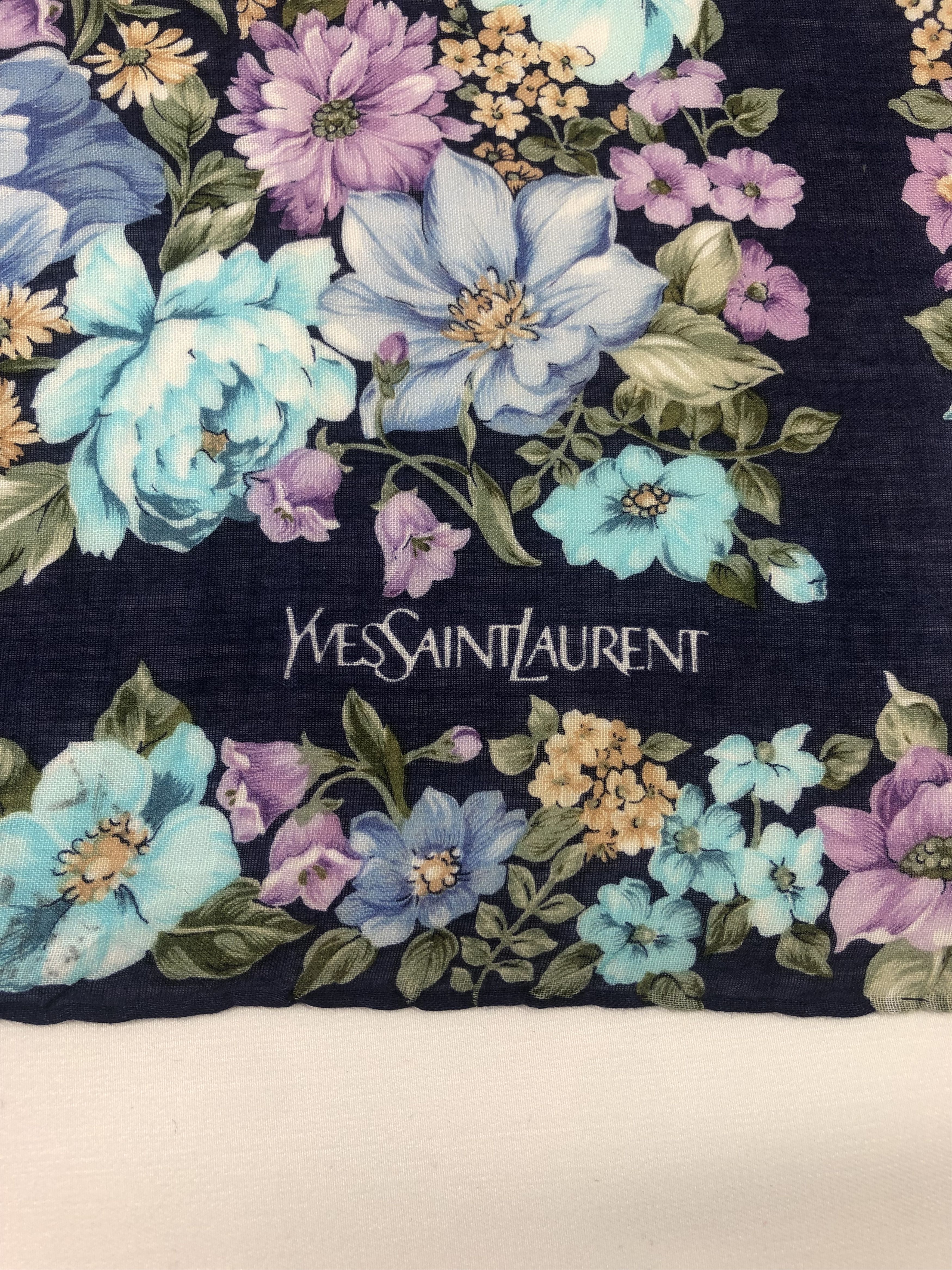 Yves Saint Laurent Yves Saint Laurent Handkerchief / Bandana / Neckerchief Size ONE SIZE - 5 Thumbnail