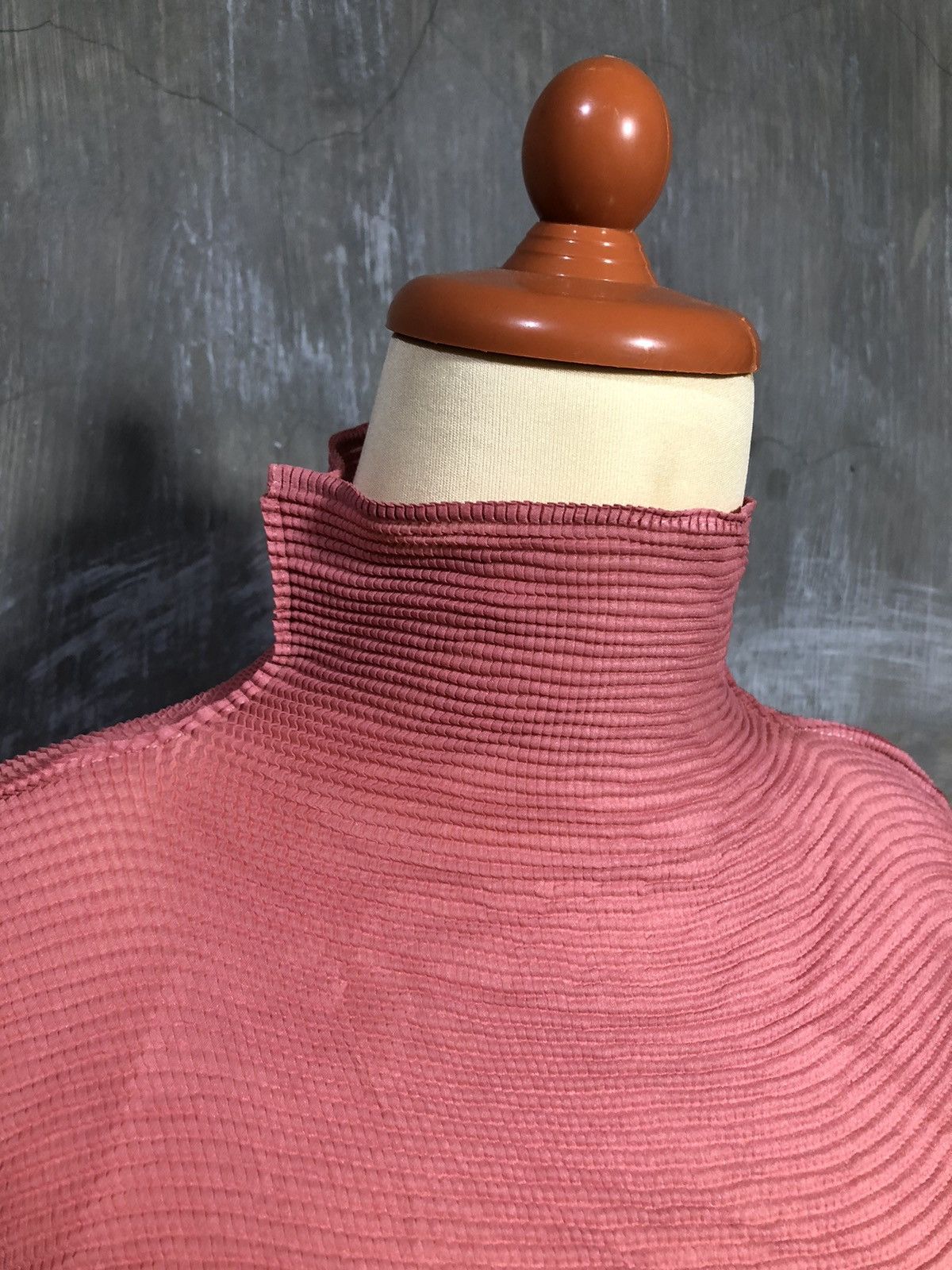 Homme Plisse Issey Miyake × Issey Miyake × Pleats Please Issey Miyake Me Issey Miyake Pleats Tops Size S / US 4 / IT 40 - 3 Thumbnail