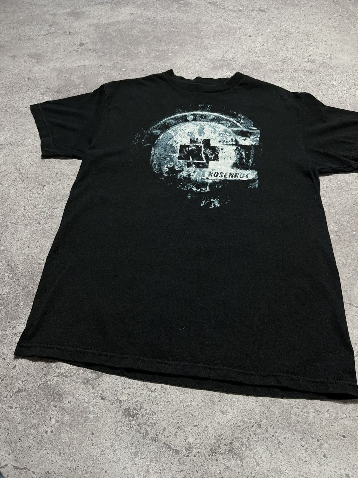 Band Tees RAMMSTEIN Rosenrot Rock metal band Y2K vintage T-shirt Size US M / EU 48-50 / 2 - 6 Thumbnail