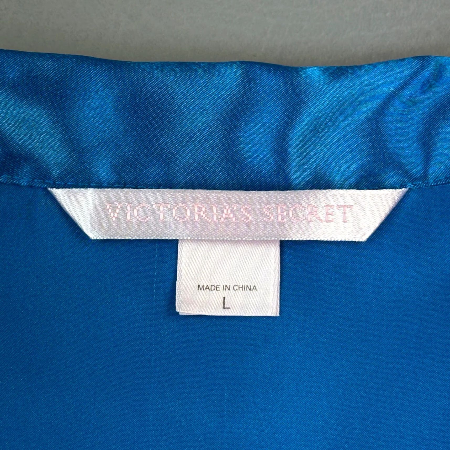 Victoria's Secret VINTAGE Victoria’s Secret Sleep Top Women’s Large Blue Satin Button Down Pajama Size L / US 10 / IT 46 - 4 Thumbnail