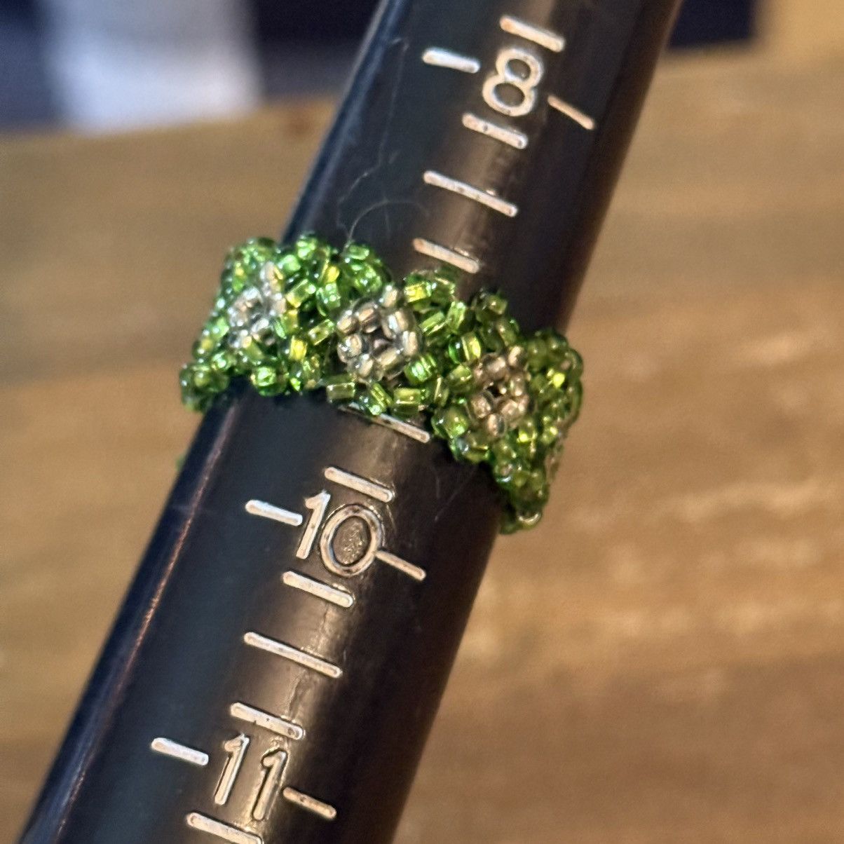 Vintage Vintage green and silver woven beaded starburst ring Size ONE SIZE - 3 Thumbnail