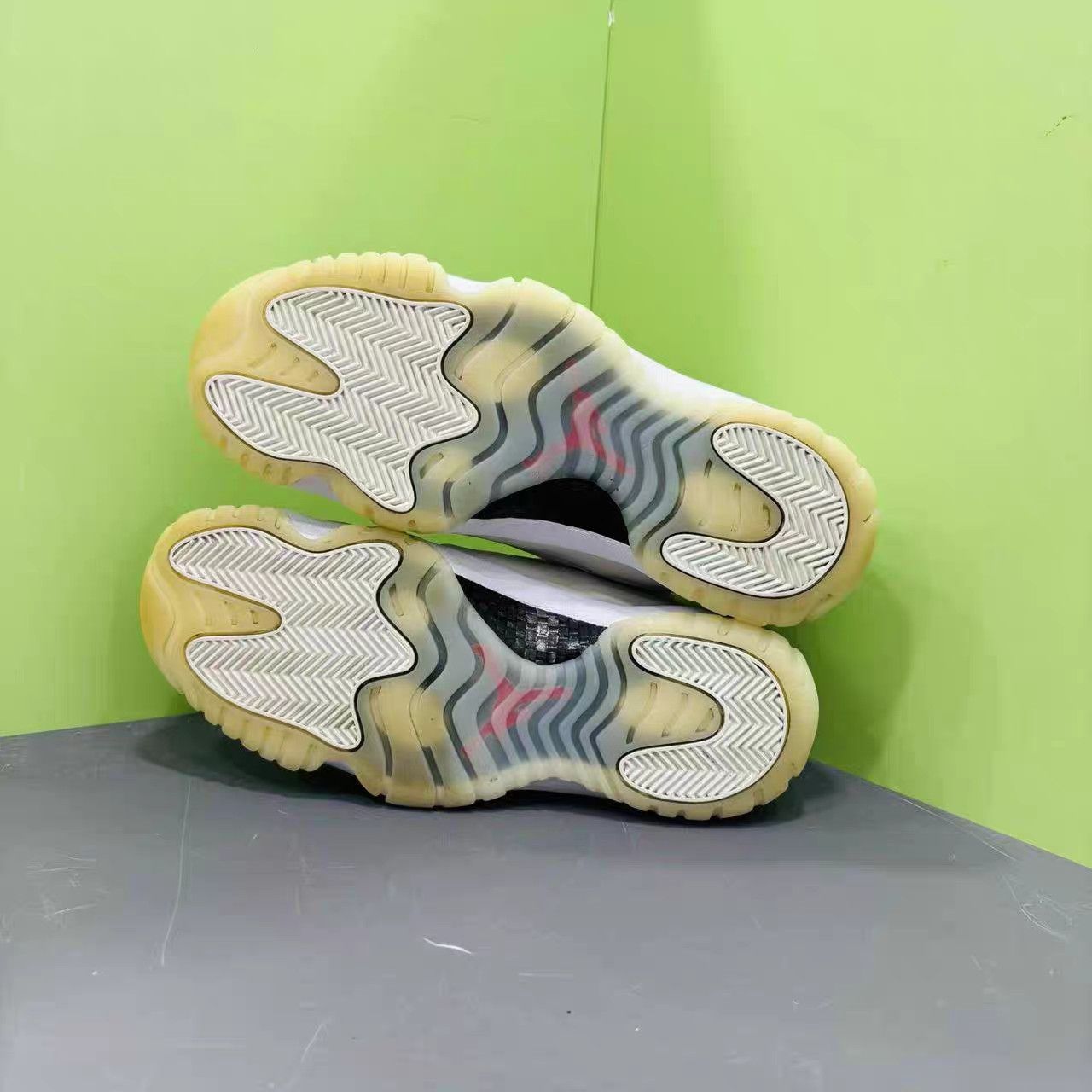 Jordan Brand Air Jordan 11 "Bugs Bunny" Basketball Shoes K15 Size US 9.5 / EU 42-43 - 7 Thumbnail